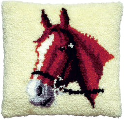 013053 - PAKO 40X40 cm  LATCH HOOK KIT HORSE