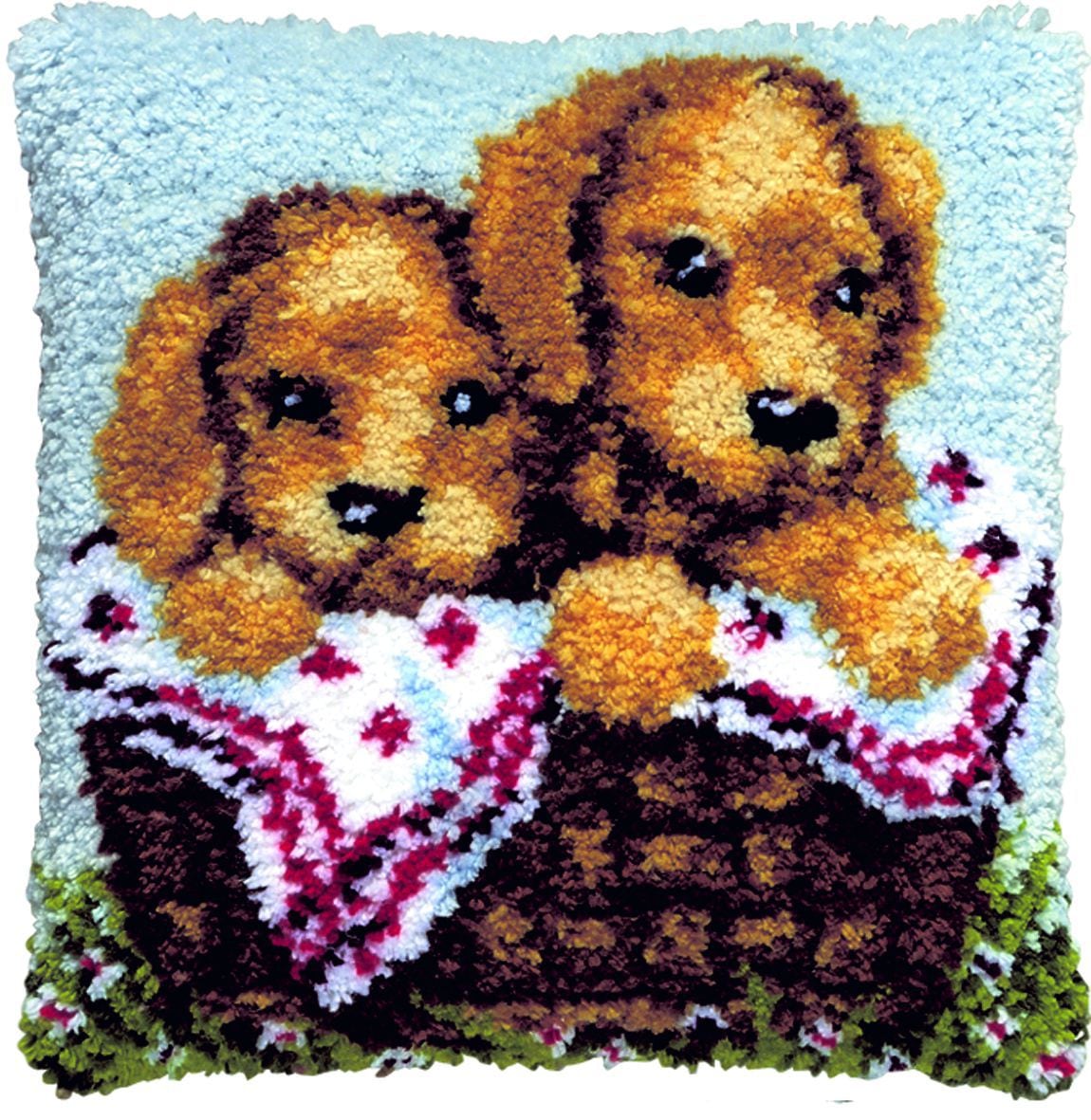 013300 - PAKO 40X40 cm LATCH HOOK CUSHION KIT DOG BASKET