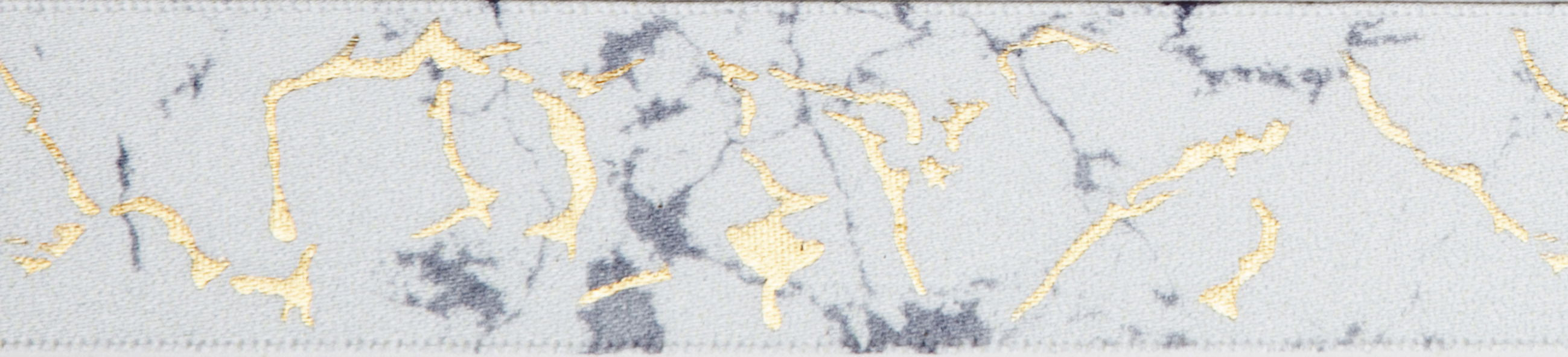 14982-25-1 BERISFORD MARBLE COL. 1  WHITE- SILVER AND GOLD EFFECT RIBBON