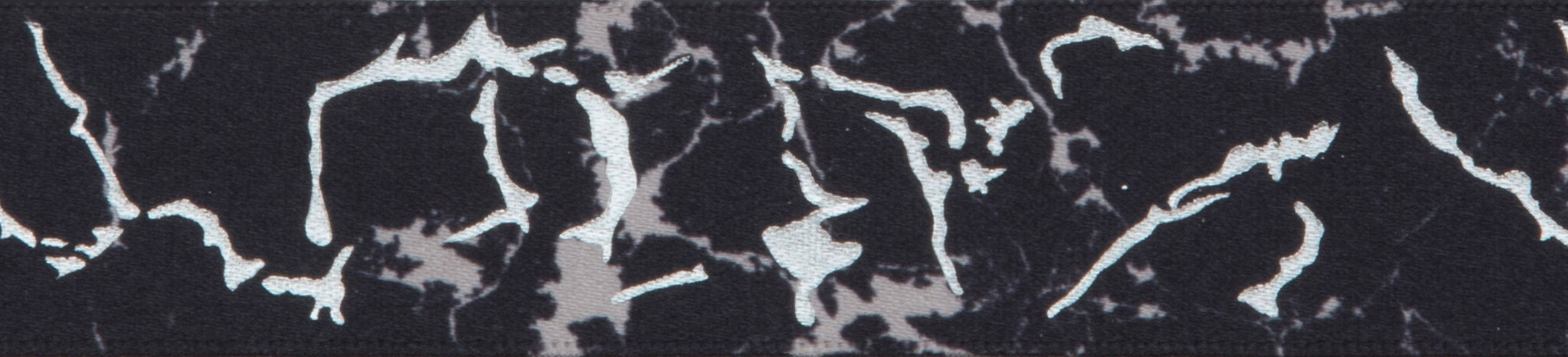 14982-25-3 BERISFORD MARBLE COL 3 BLACK & SILVER 25mm RIBBON