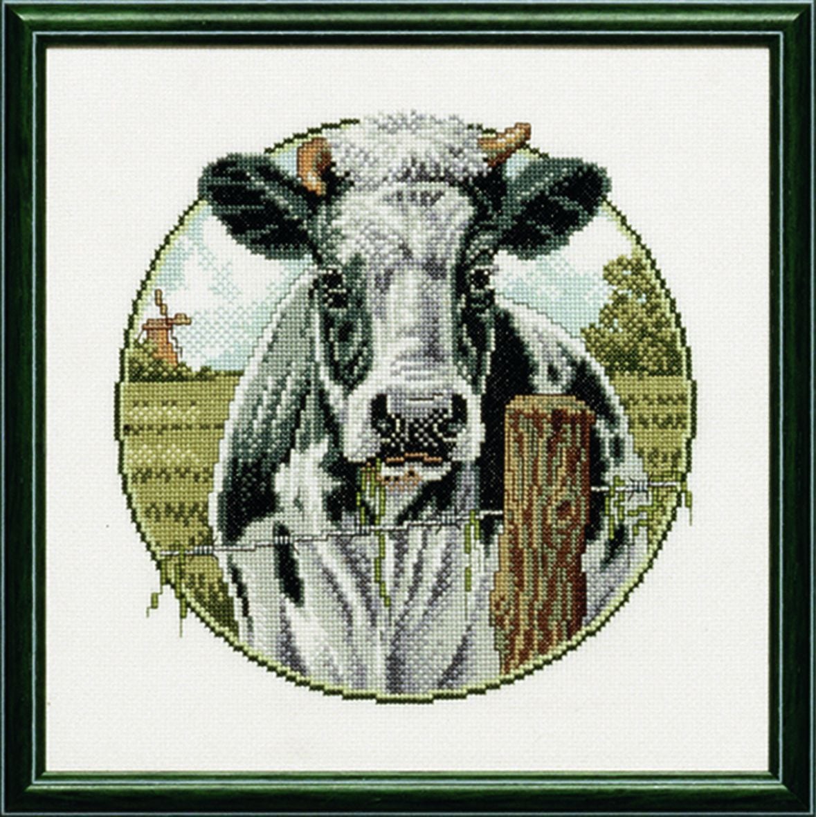 238555 - PAKO 31X31cm COW COUNTED CROSS STITCH KIT