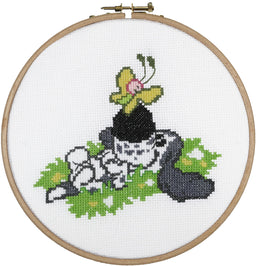 271047 - PAKO DOG & BUTTERFLY 17cm RND COUNTED CROSS STITCH KIT