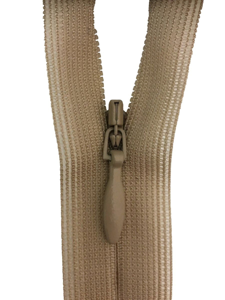 2CC-22-573 - YKK BEULON L/W CONCEAL ZIP 22 inch 56 cm 573 DK BEIGE