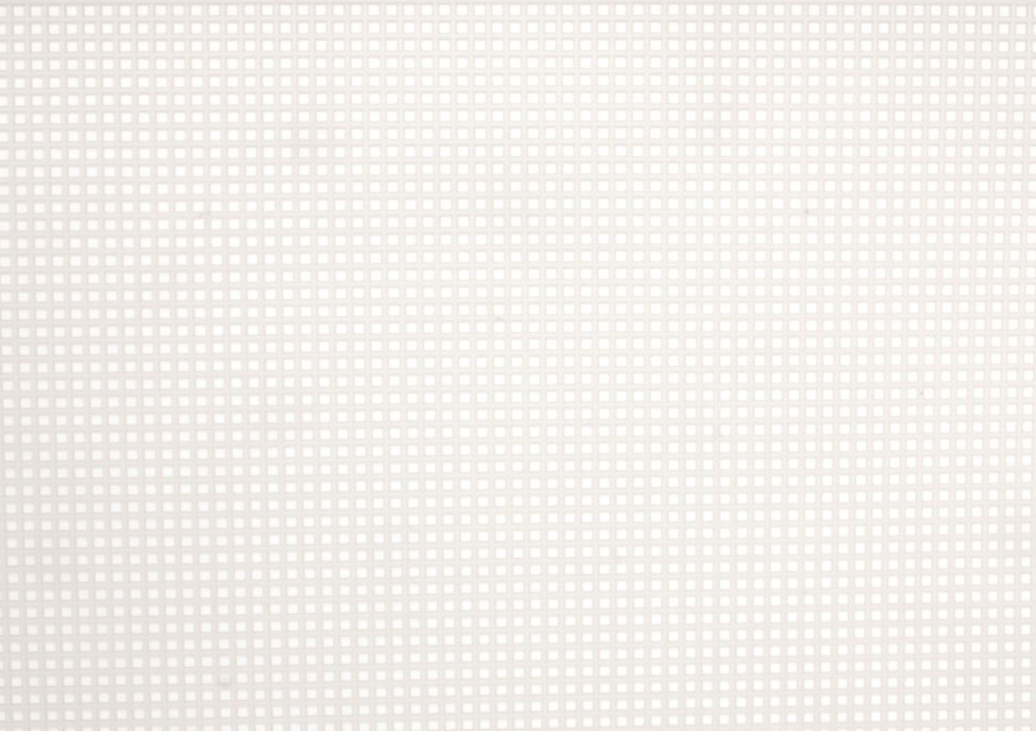 33409 - 7 MESH ULTRA STIFF CLEAR PLASTIC CANVAS 13 5/8 X 22.5 inches