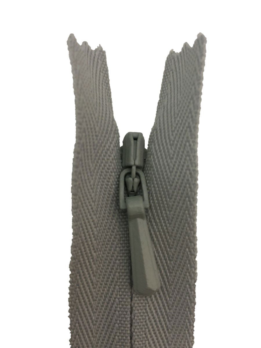 3CC-22-574 - YKK CONCEALED ZIP 22 inch 56 cm 574 SHELL GREY