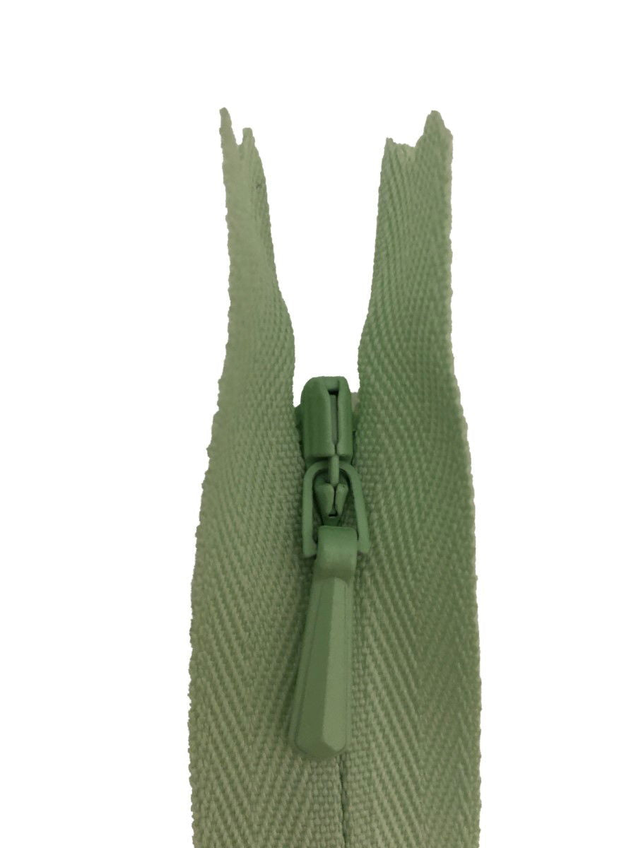 3CC-8-531 - YKK CONCEALED ZIP 8 inch  20 cm 531 SOFT PINE