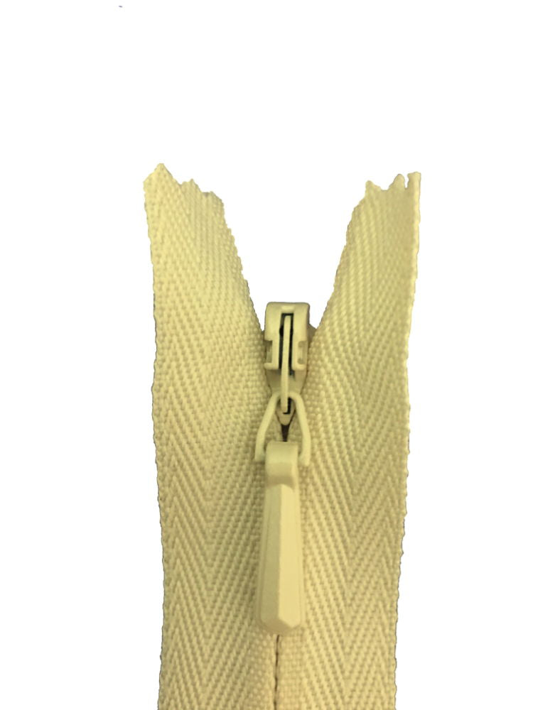 3CC-9-031 - YKK CONCEALED ZIP 9 inch  23 cm 031 CREAM