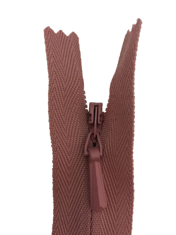 3CC-9-070 - YKK CONCEALED ZIP 9 inch  23 cm 070 ROSE