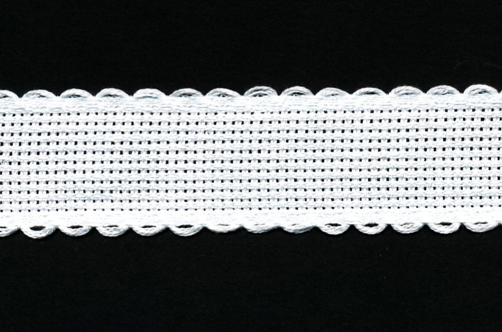 7002-11-10 - AIDA BAND 14CT 2.5CM COL 11 ANT WHITE 10MTR