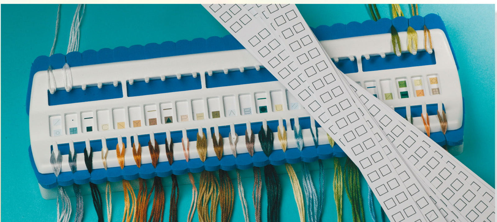 705060 - FLOSS ORGANISER (INCLUDES 10 BLANK CARDS)