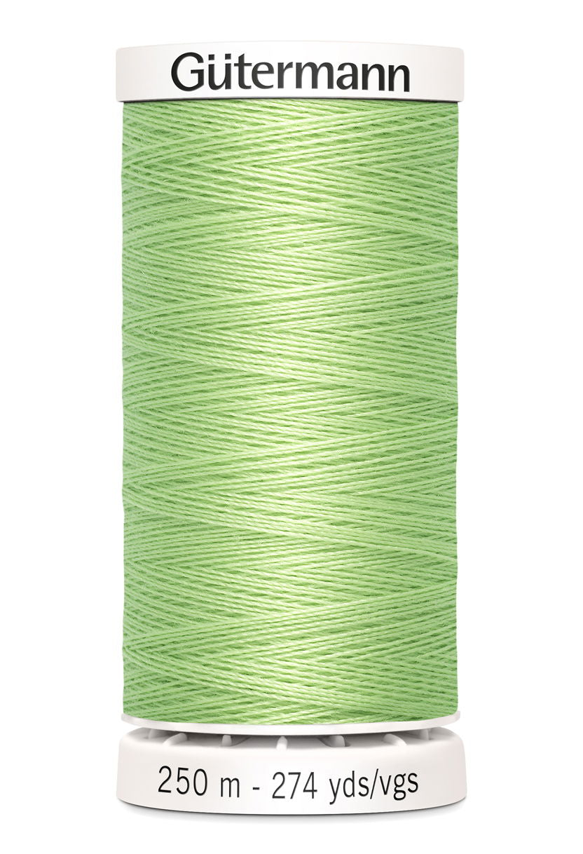 717878-152 - GUTERMANN SEW ALL THREAD 250m 152 PASTEL GREEN