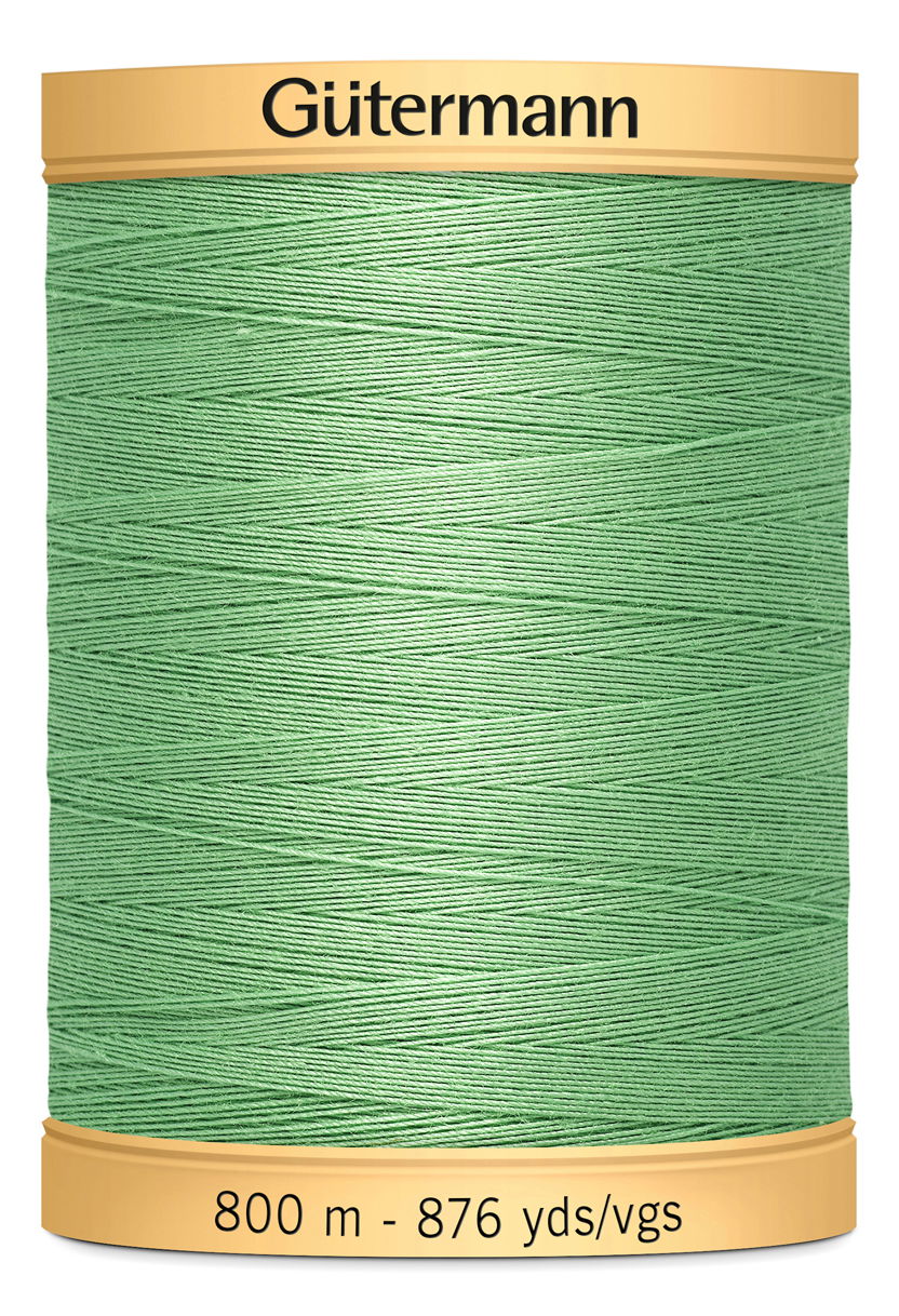743933-7880 - GUTERMANN NATURAL COTTON THREAD 800m 7880 GREEN