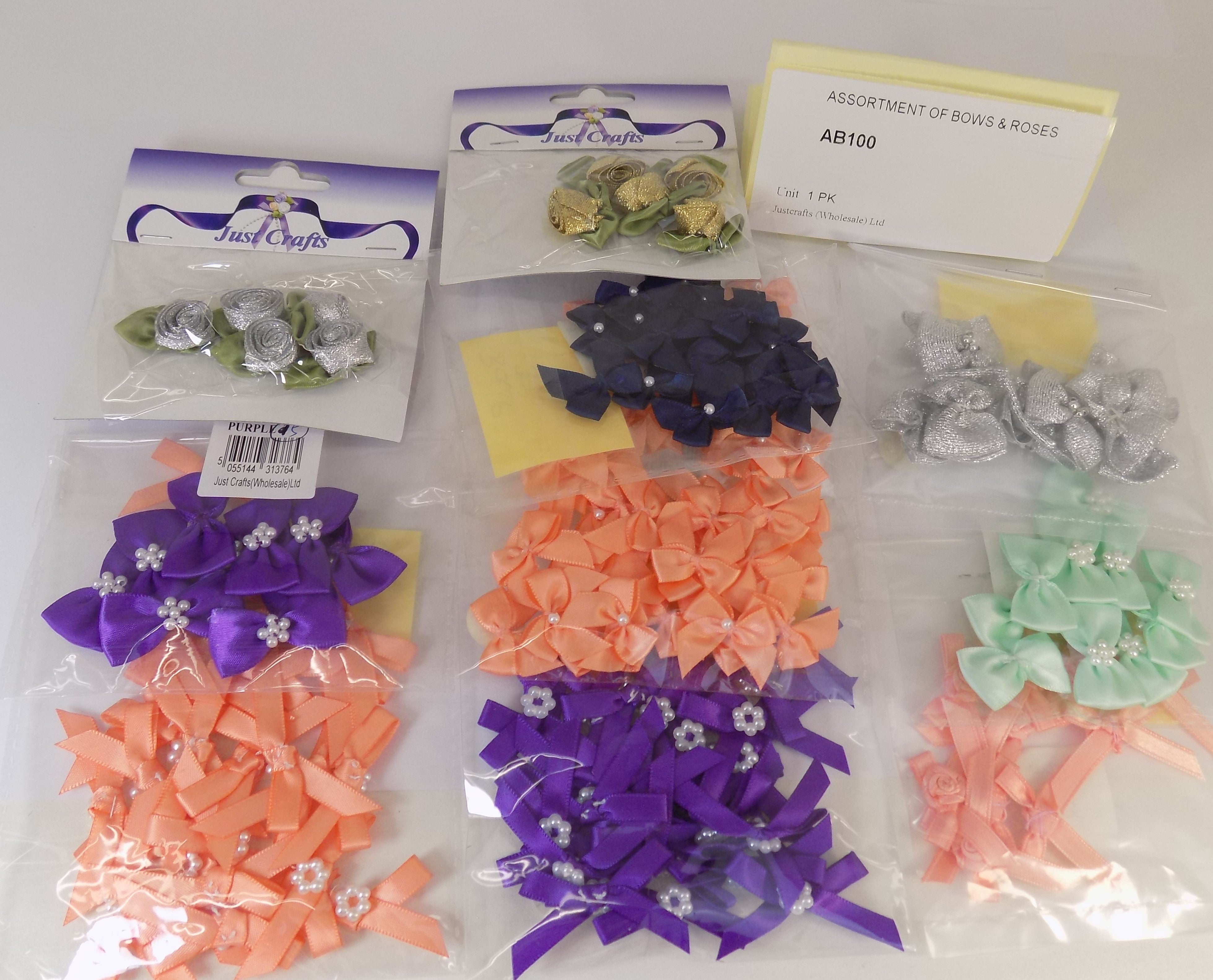 AB100  ASSORTMENT OF BOWS & ROSES