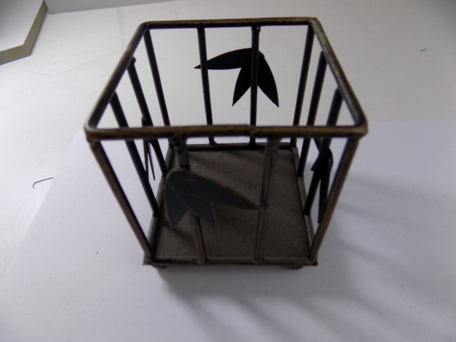 CANDLE3   SQUARE CANDLE HOLDER 3 x 3 INCH ANTIQUE GOLD