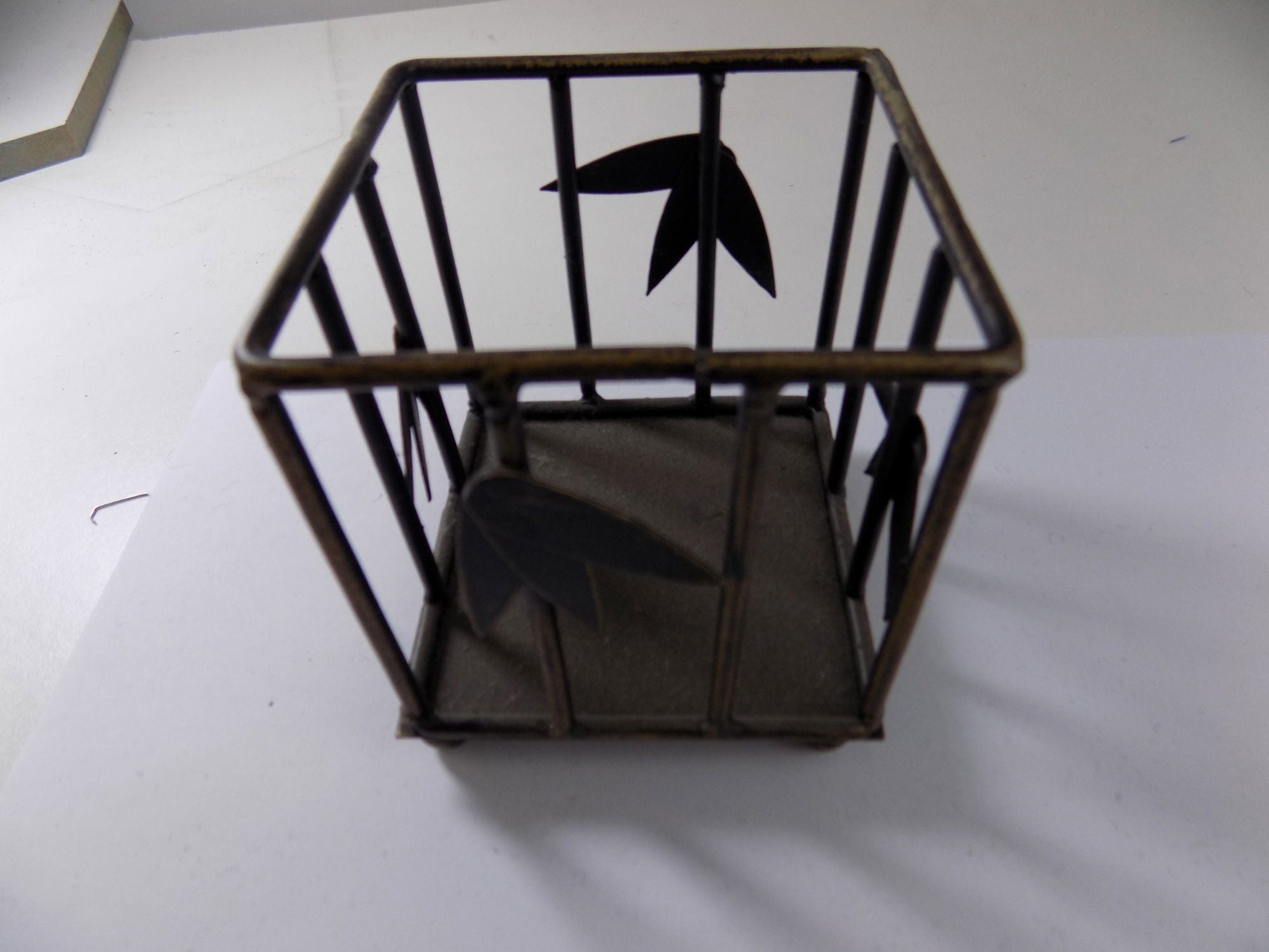 CANDLE3   SQUARE CANDLE HOLDER 3 x 3 INCH ANTIQUE GOLD