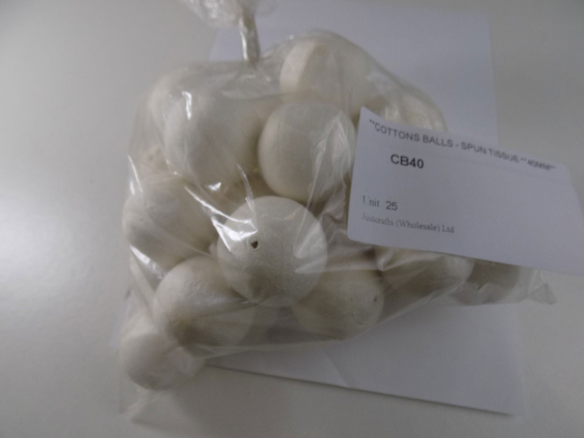 CB40 - **COTTONS BALLS - SPUN TISSUE **40MM**