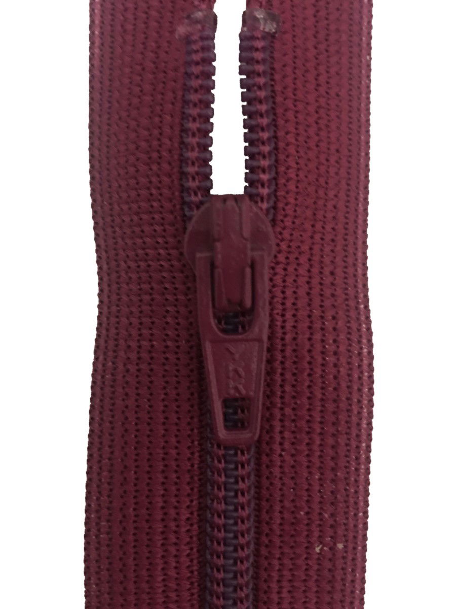 CF036-12-525 - YKK L/W OPEN END ZIP 12 inch 30 cm 525 LT WINE