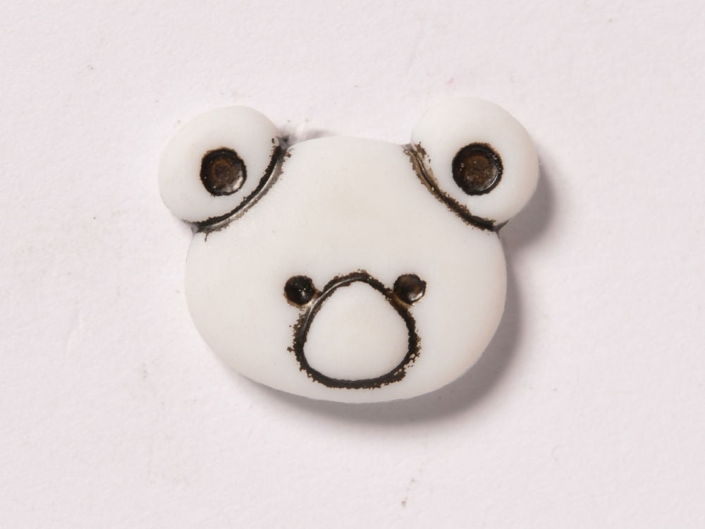 CN11-1 - BUTTONS- KOALA FACE(ETCHED) 1 WHITE 24L