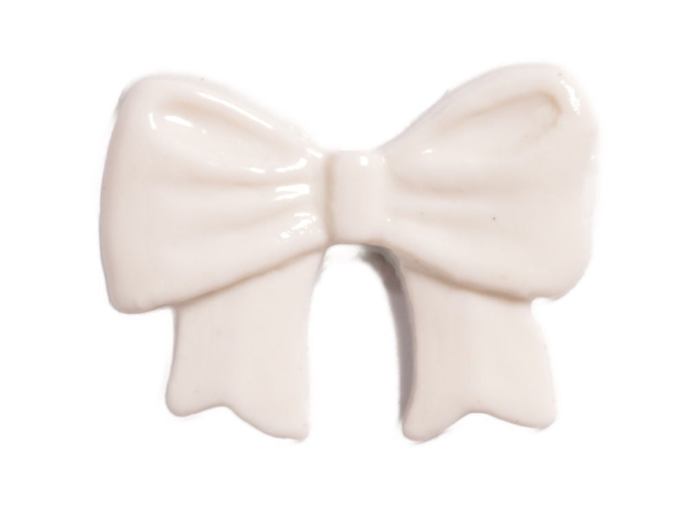 CN27-1 - BUTTONS- BOW COL 1 WHITE 28L