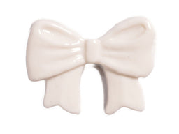 CN27-1 - BUTTONS- BOW COL 1 WHITE 28L