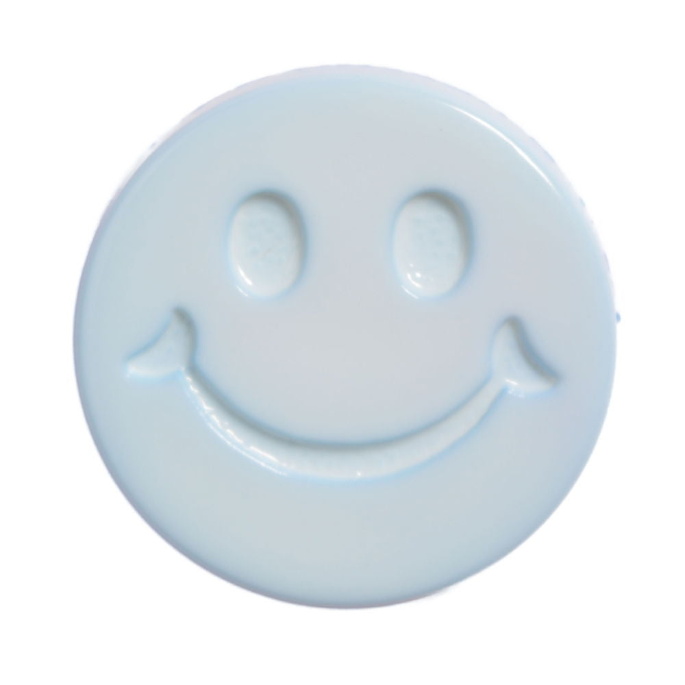 CN32-24L-22 - BUTTONS-SMILEY FACE COL 22 LT.BLUE 24L