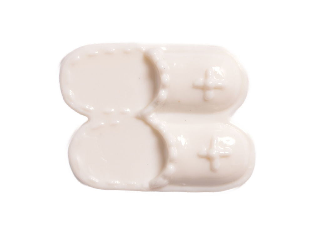 CN49-1 - BUTTONS- SLIPPERS  COL 1 WHITE 28L