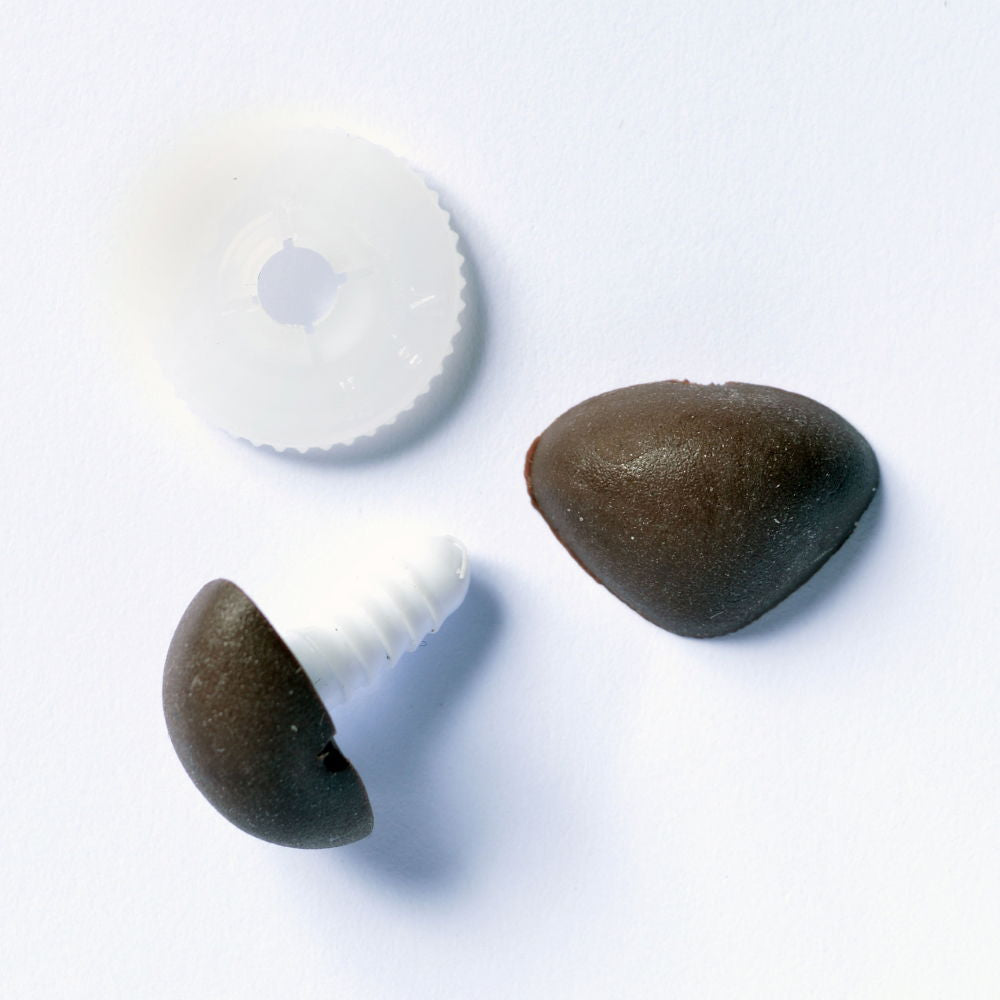 D458BR - 12 mm TRIANGLE NOSE SOFT BROWN PLASTIC WASHERS