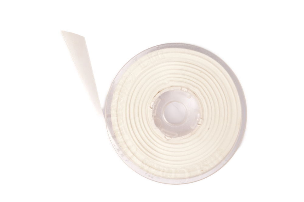 DS16-000 - DOUBLE SATIN RIBBON 16mm 000 OFF WHITE