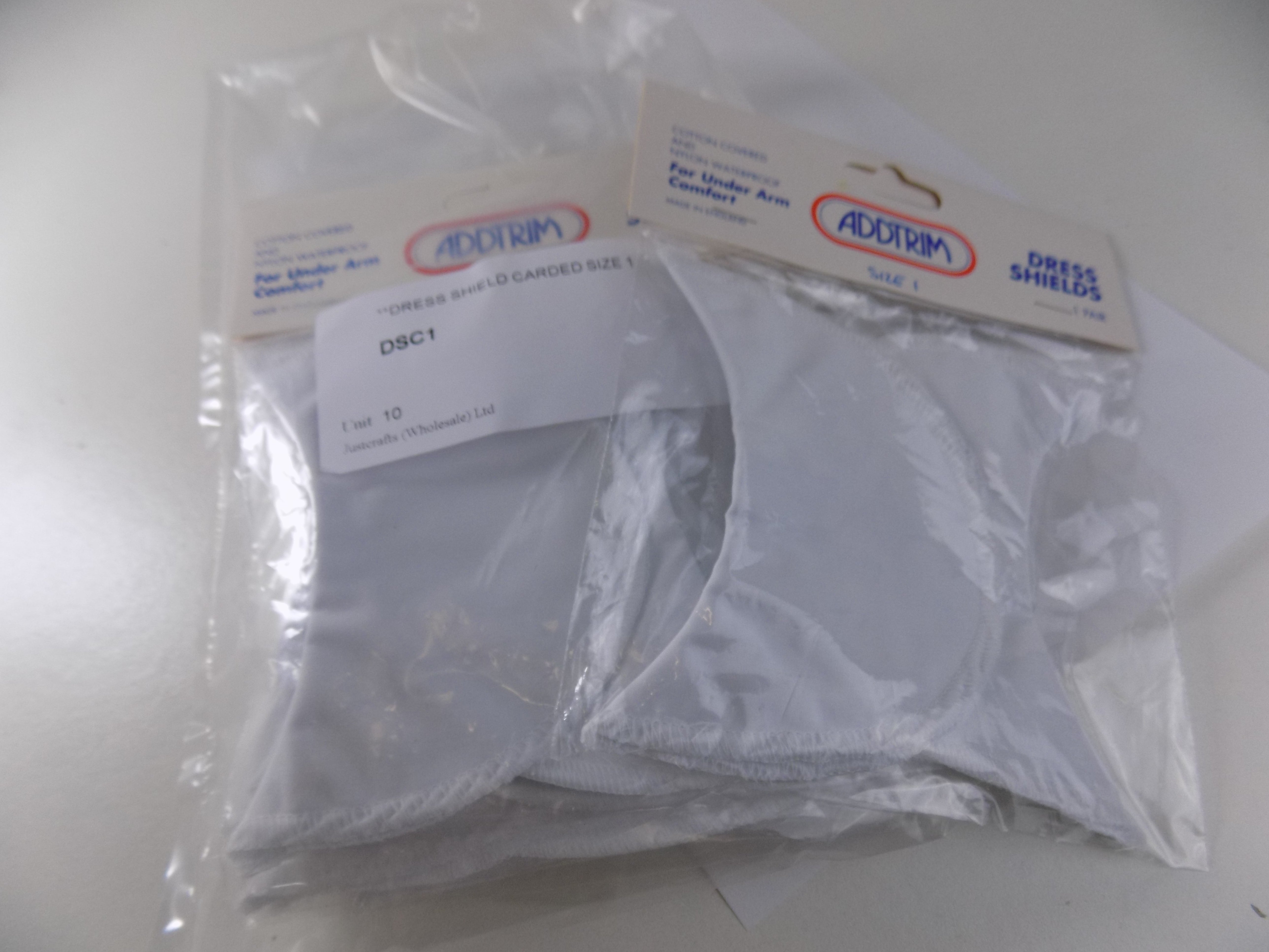 DSC1  **DRESS SHIELD CARDED SIZE 1