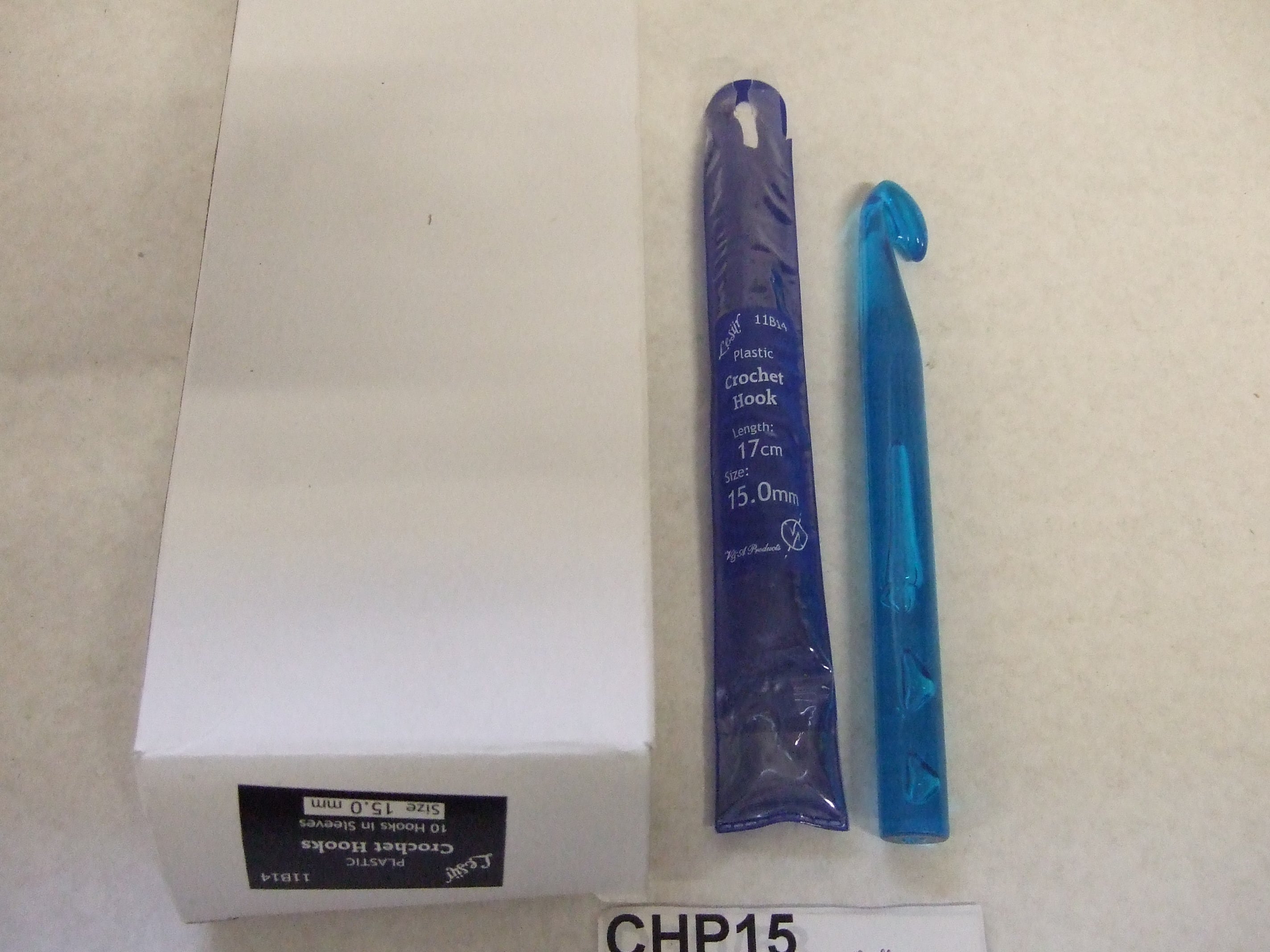 CHP15  **PLASTIC CROCHET HOOKS 15CM X 15MM