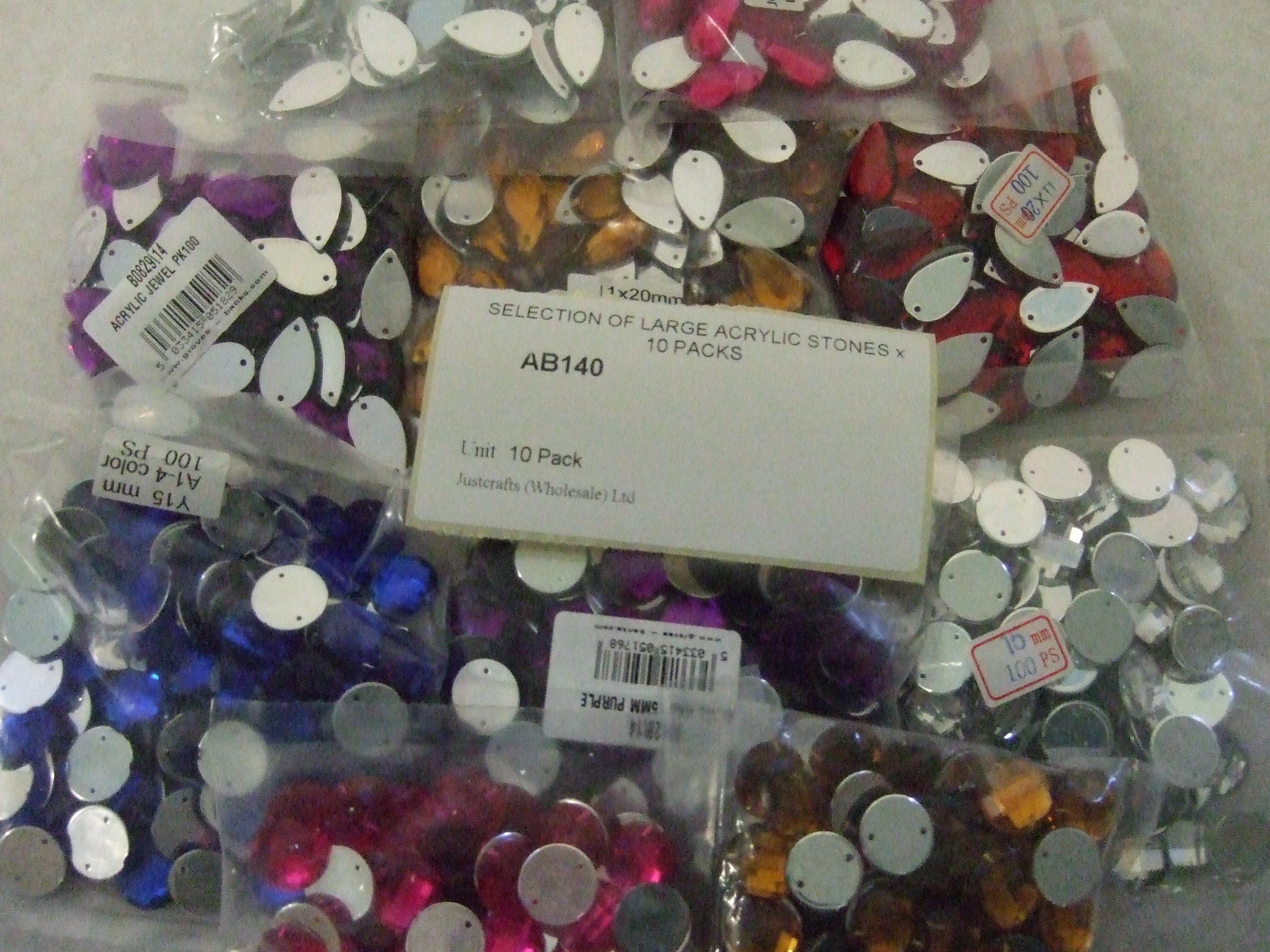 AB140  SELECTION OF LARGE ACRYLIC STONES X 10 PACKS
