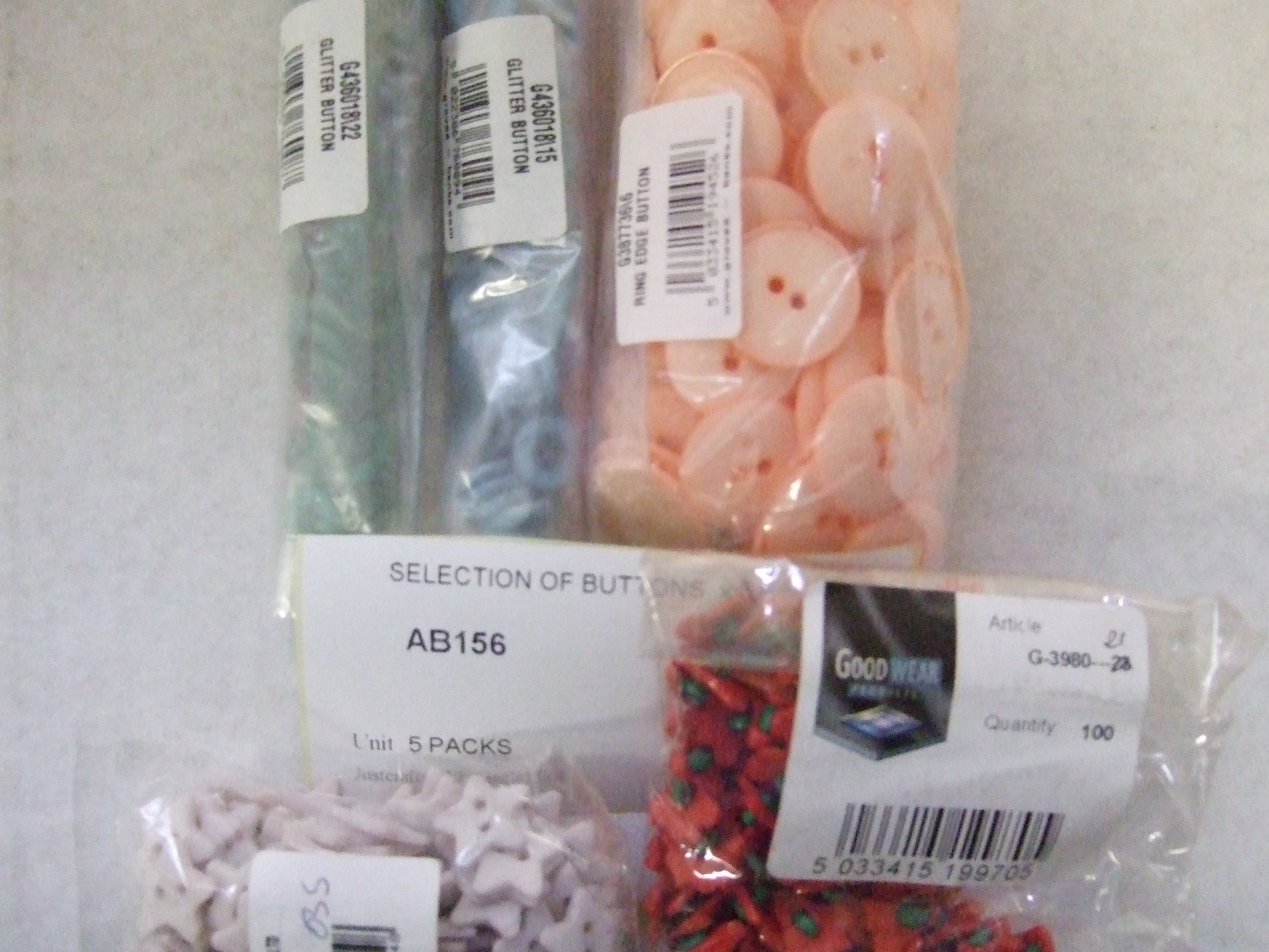 AB156  SELECTION OF BUTTONS x 5 PACKS
