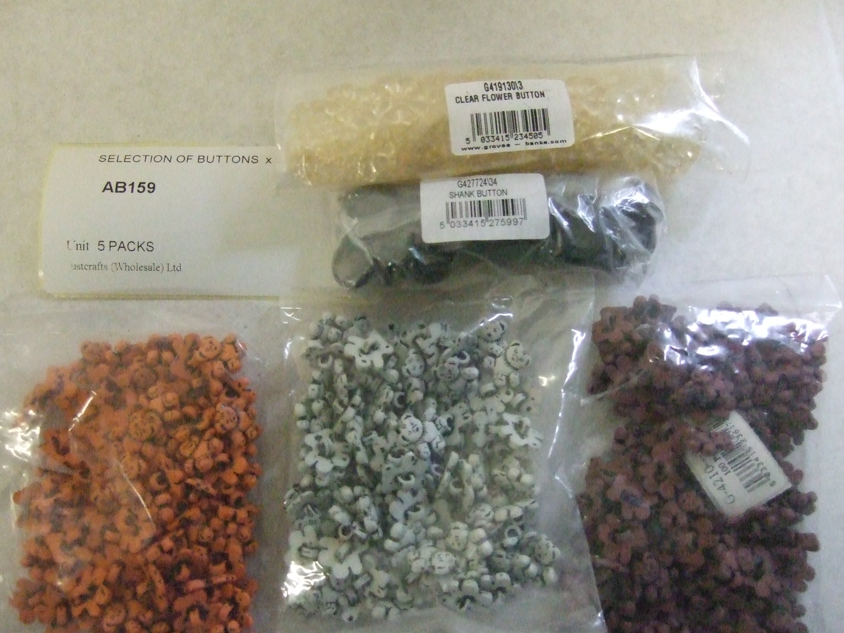AB159  SELECTION OF BUTTONS x 5 PACKS