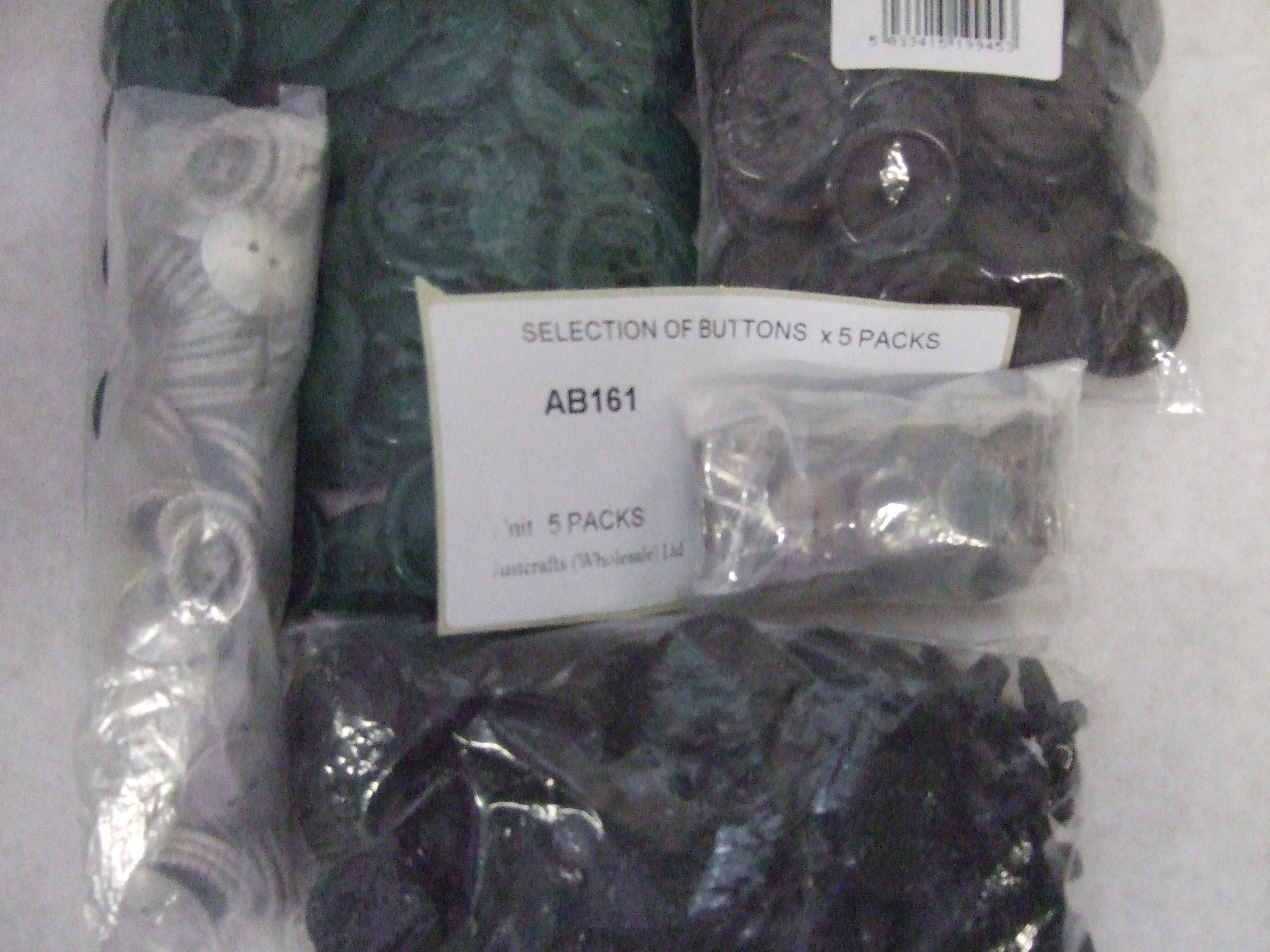 AB161  SELECTION OF BUTTONS x 5 PACKS