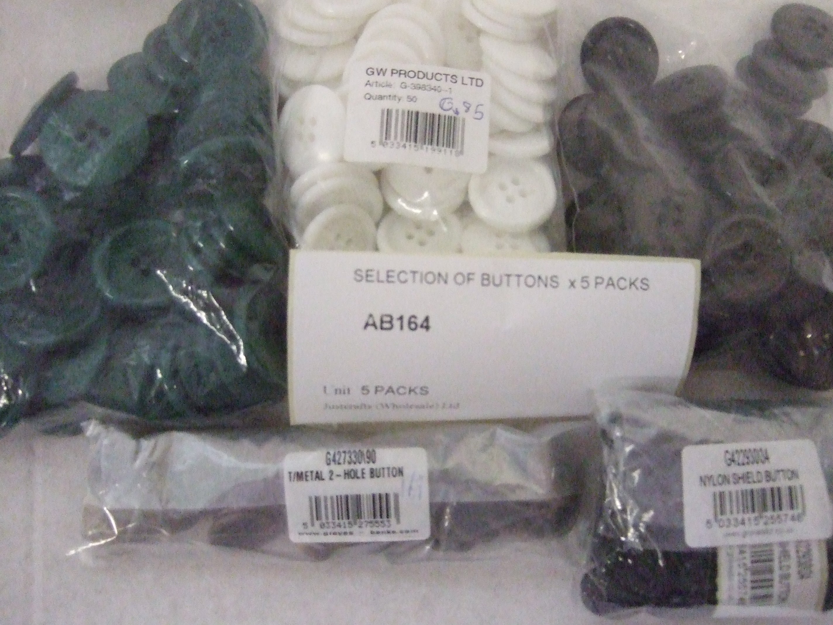 AB164 SELECTION OF BUTTONS x 5 PACKS