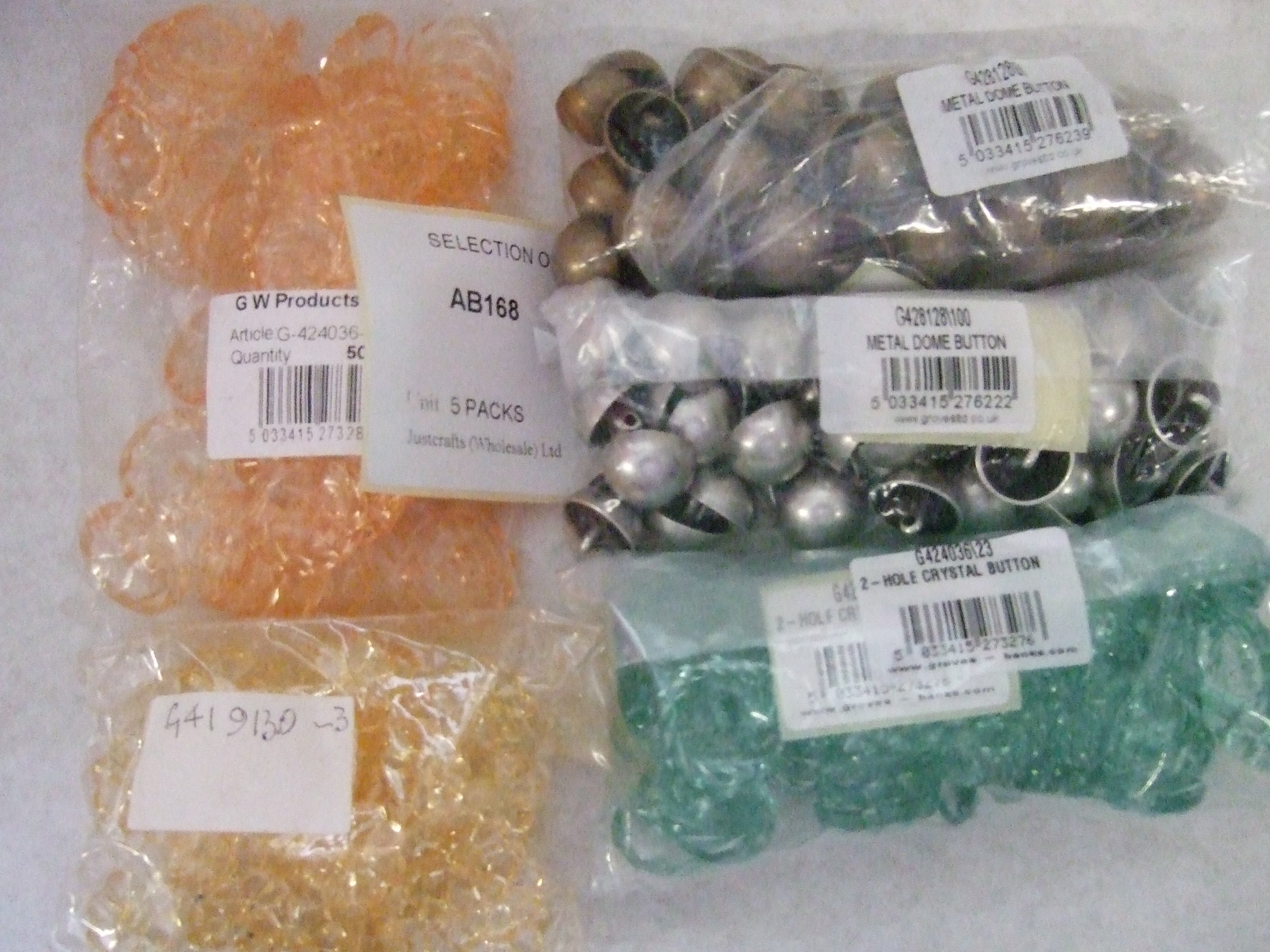 AB168 SELECTION OF BUTTONS x 5 PACKS