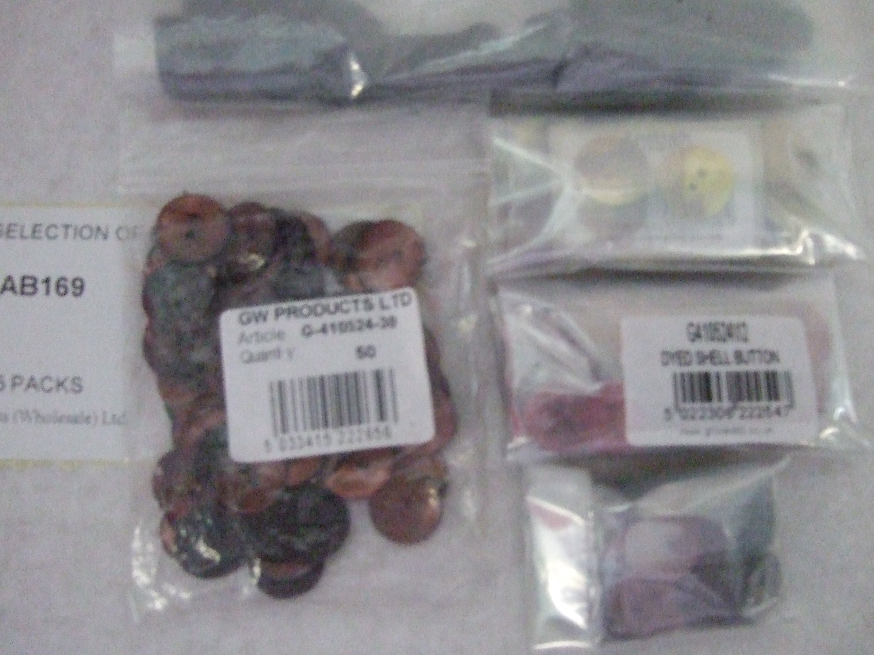 AB169 SELECTION OF BUTTONS x 5 PACKS