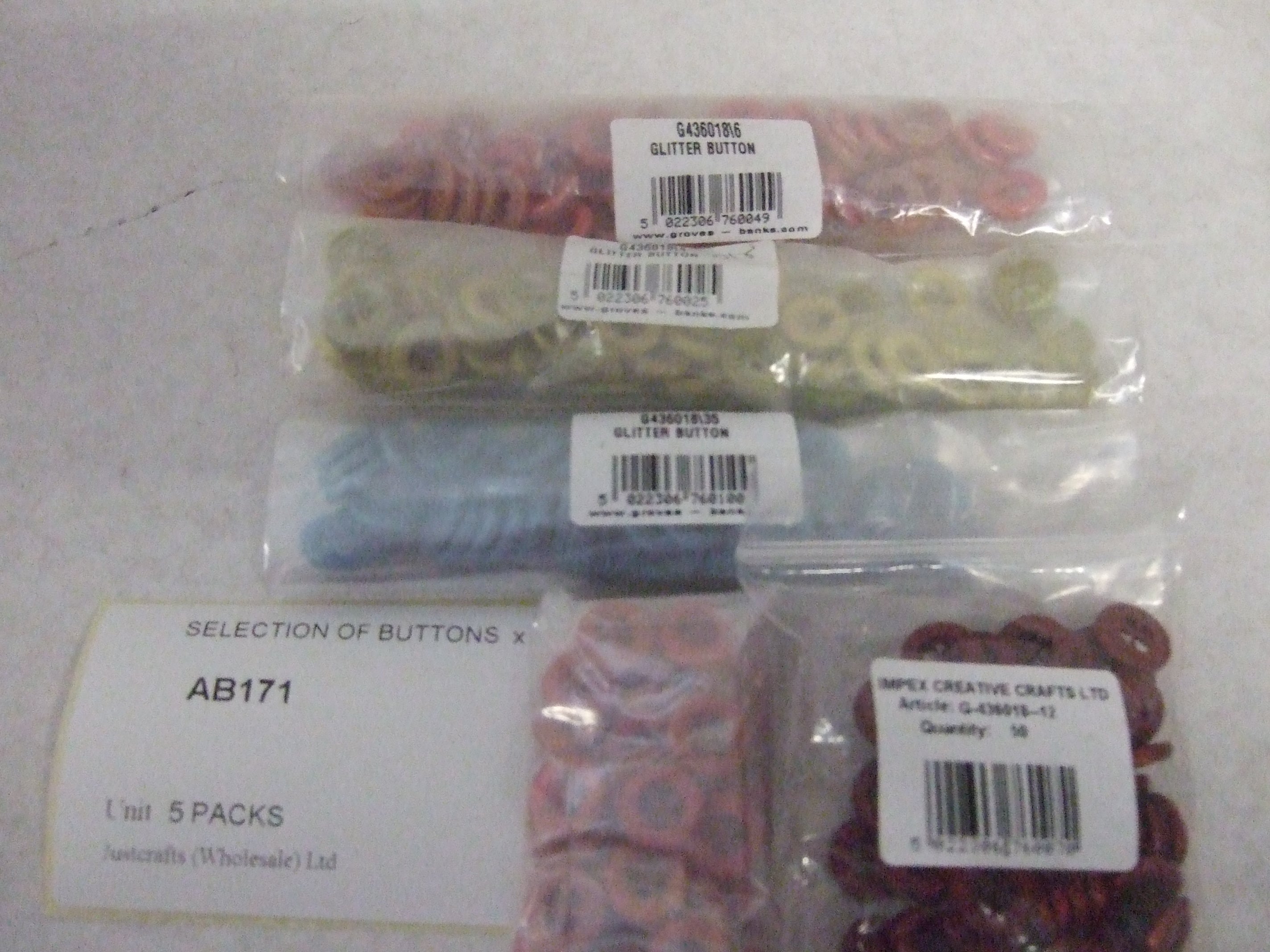 AB171 SELECTION OF BUTTONS x 5 PACKS