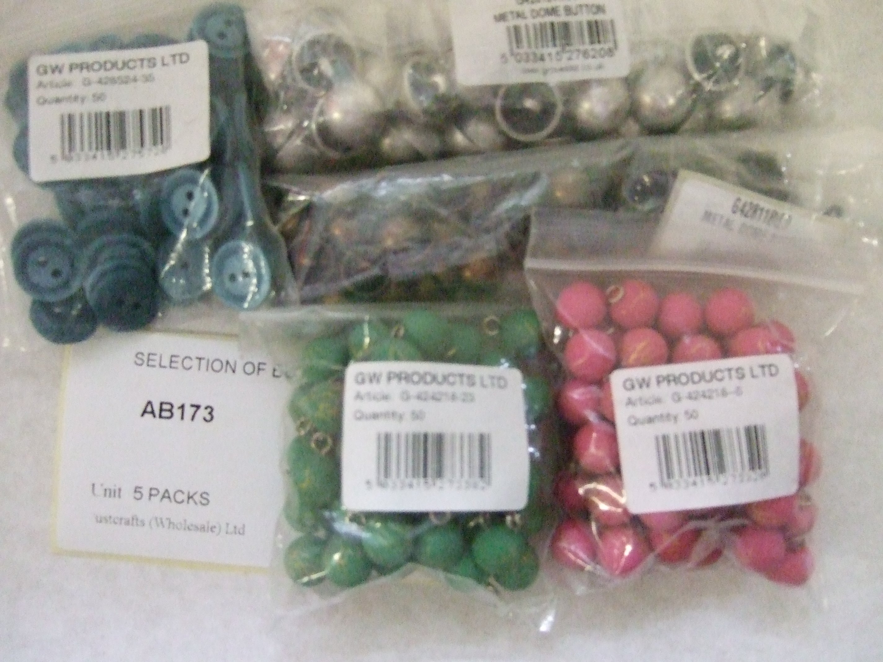 AB173 SELECTION OF BUTTONS x 5 PACKS