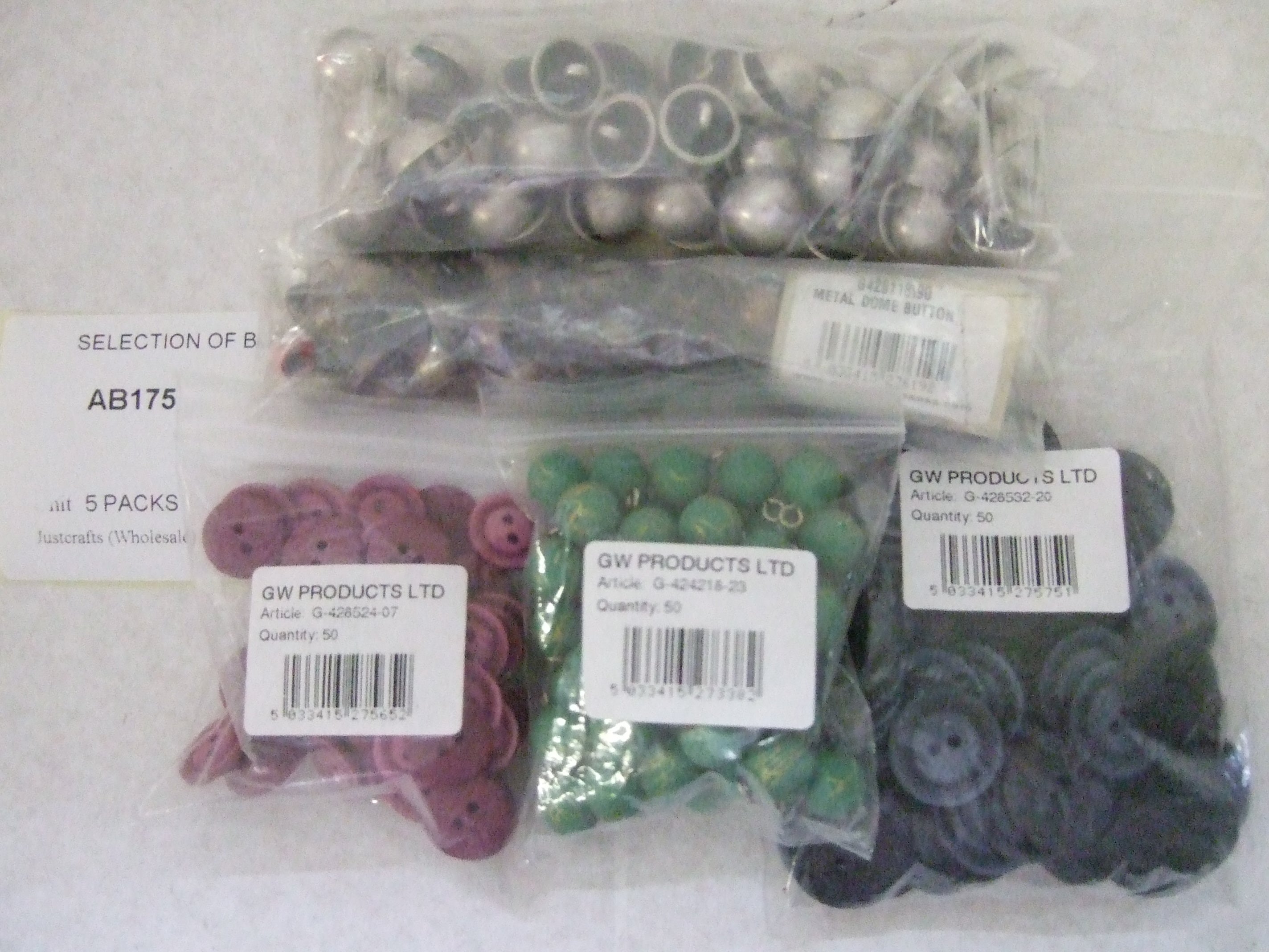AB175 SELECTION OF BUTTONS x 5 PACKS