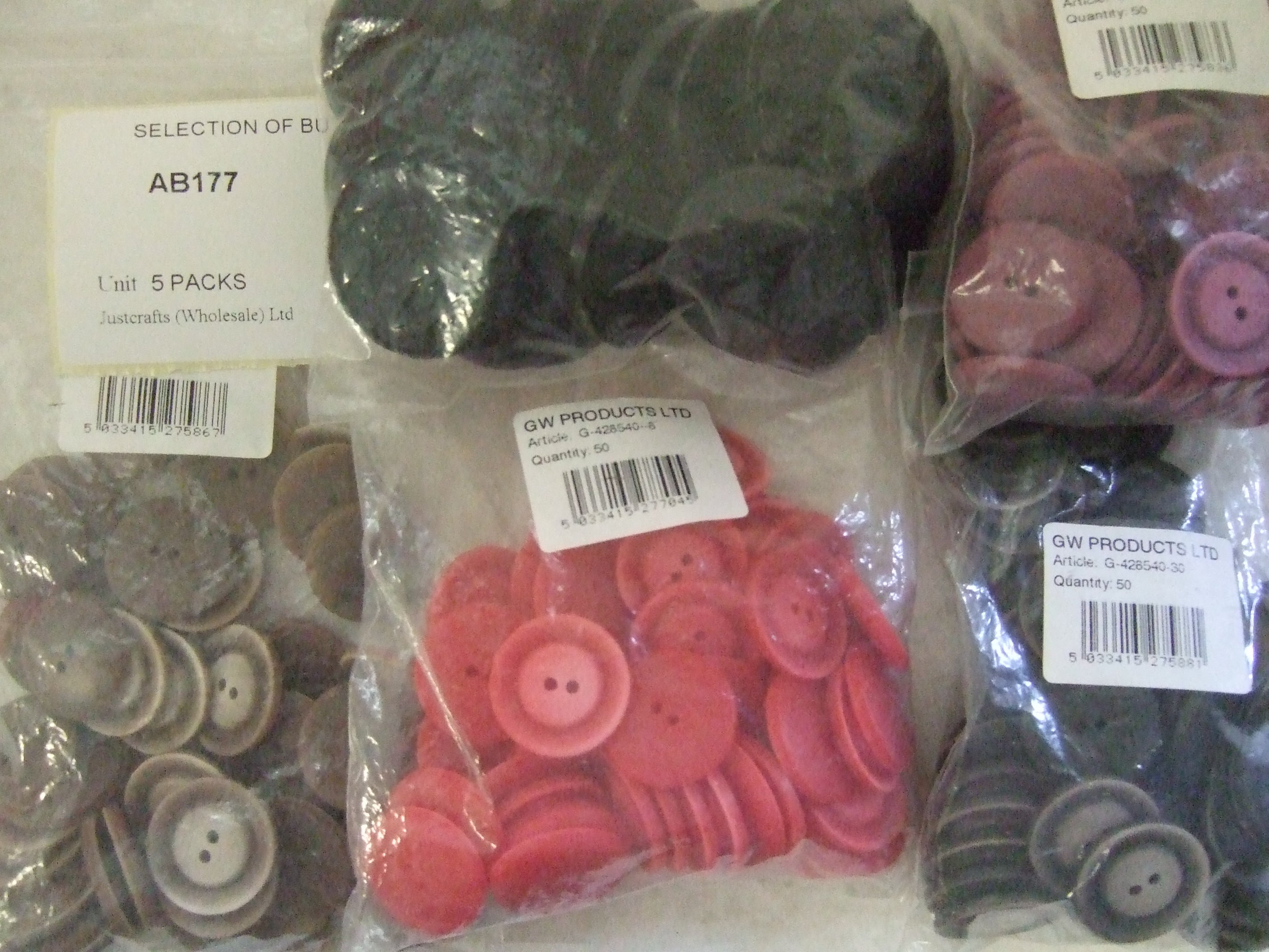 AB177  SELECTION OF BUTTONS x 5 PACKS