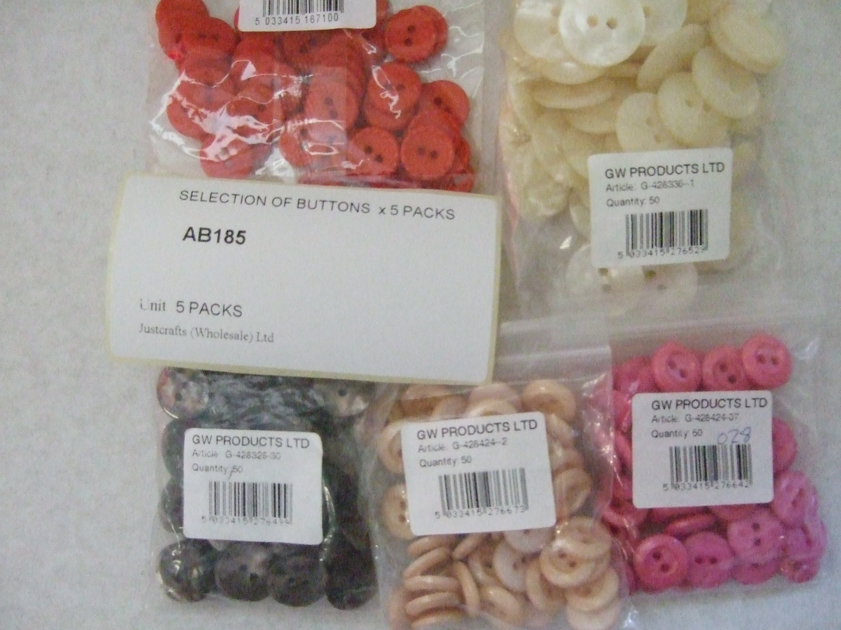 AB185 SELECTION OF BUTTONS x 5 PACKS