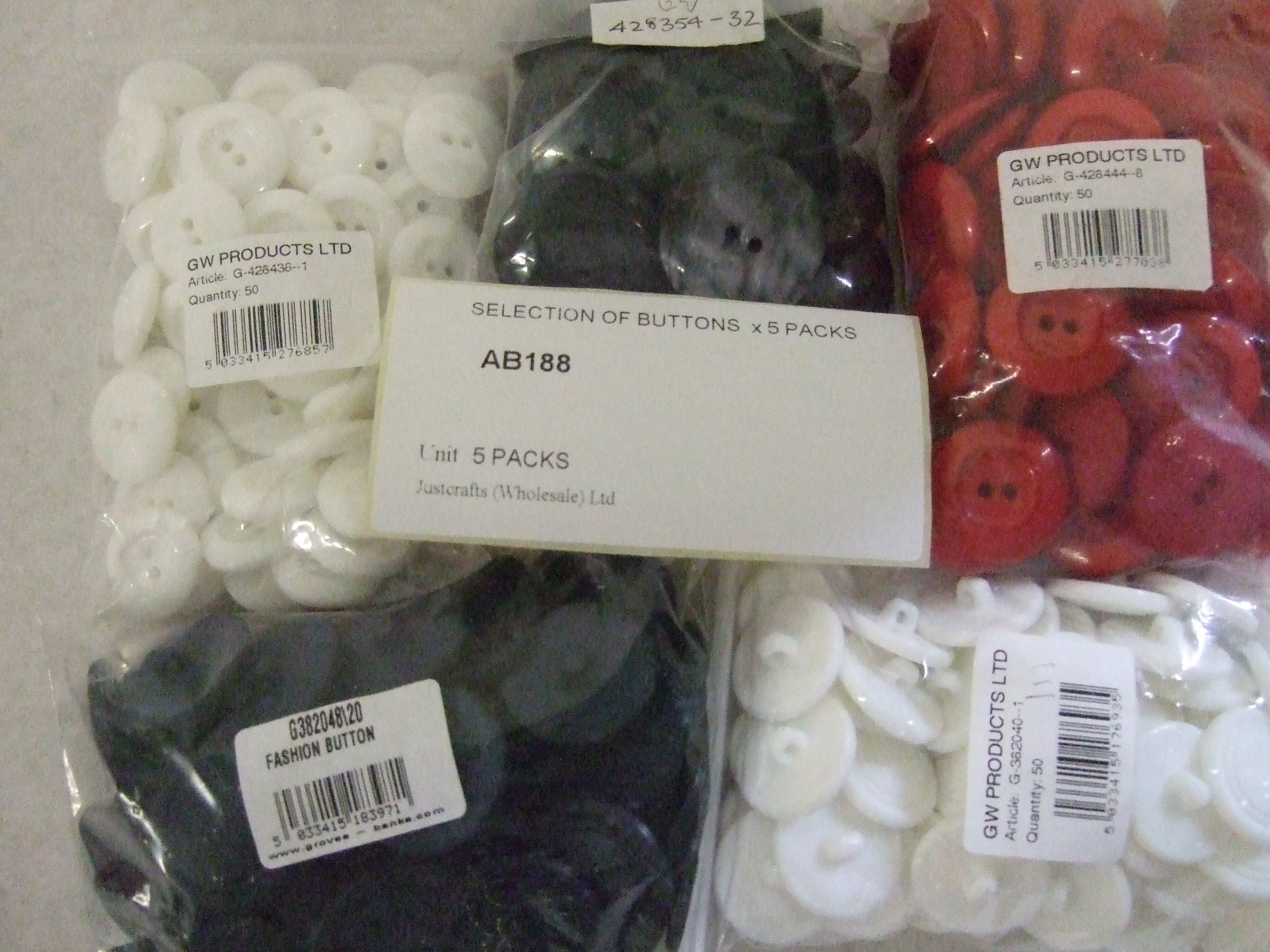 AB188  SELECTION OF BUTTONS x 5 PACKS