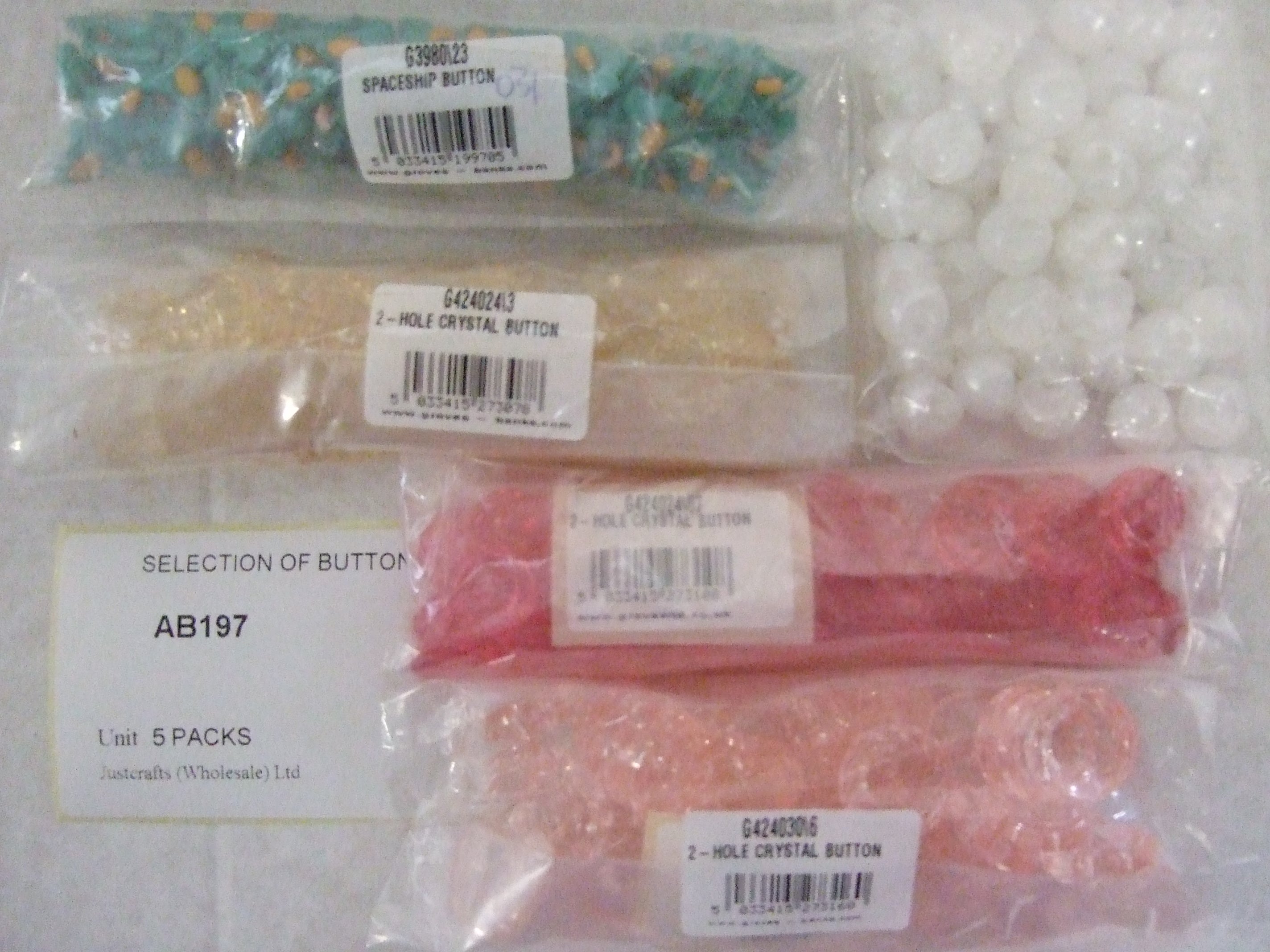 AB197  SELECTION OF BUTTONS x 5 PACKS