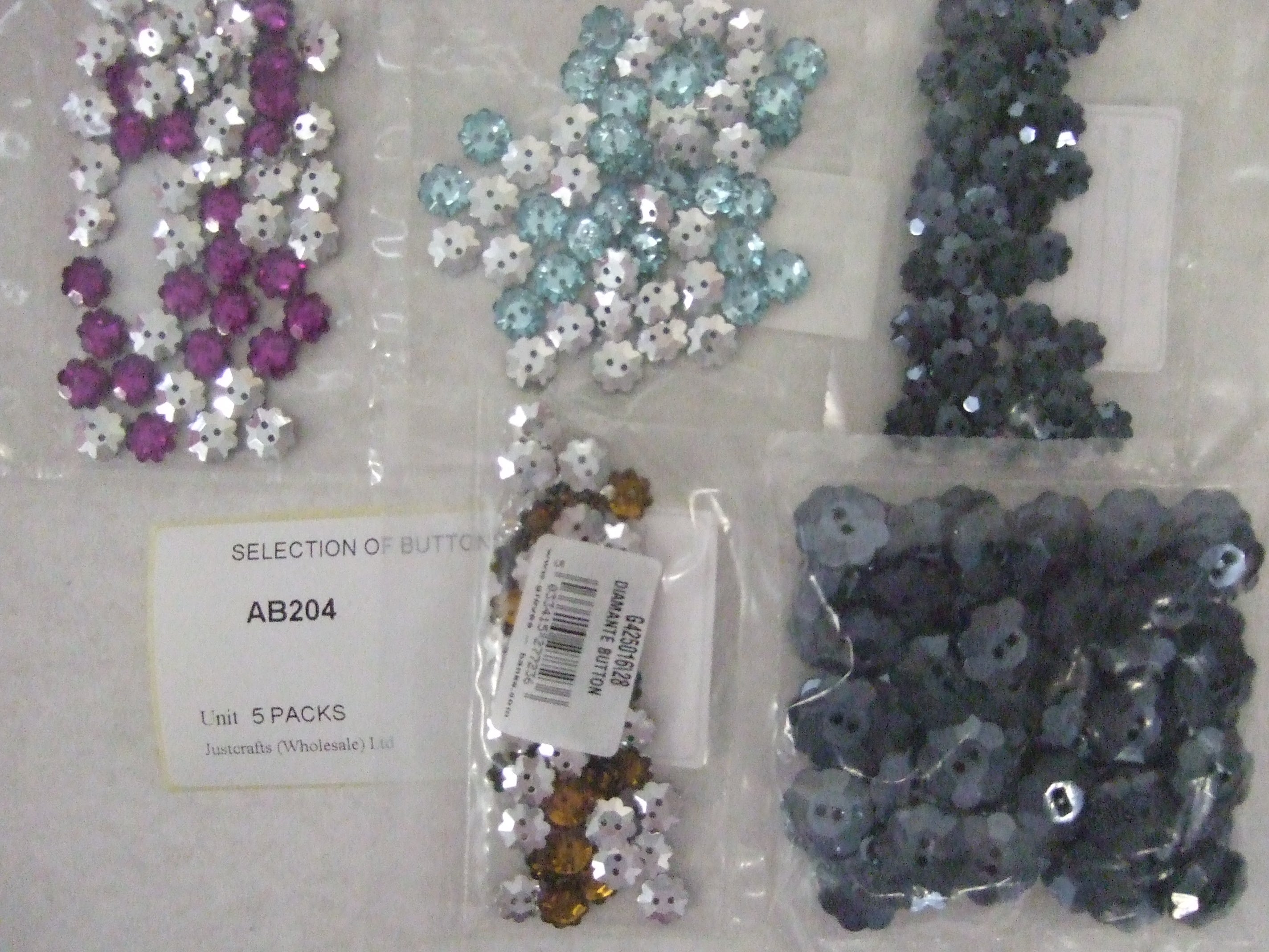 AB204 SELECTION OF BUTTONS x 5 PACKS