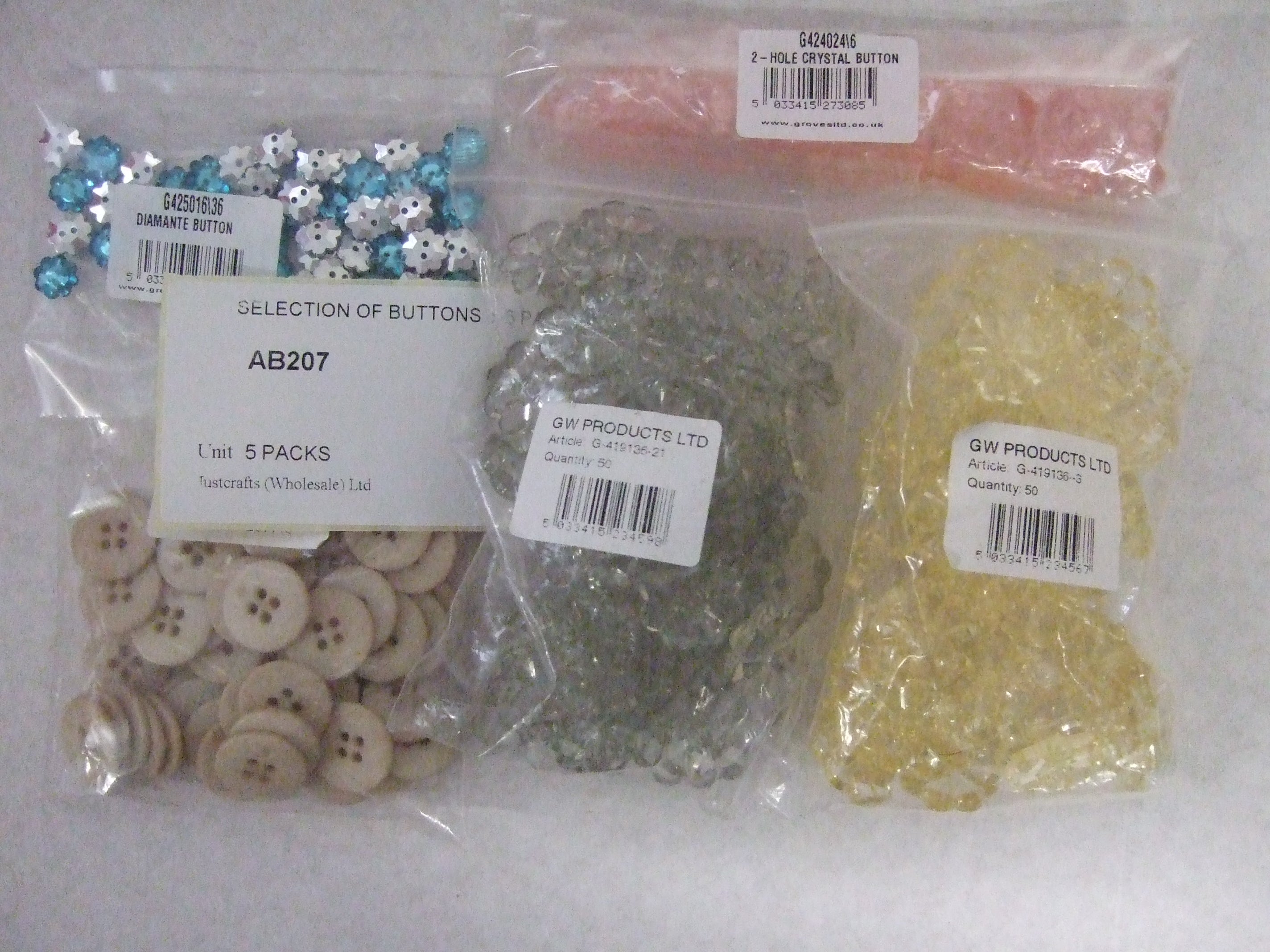 AB207 SELECTION OF BUTTONS x 5 PACKS