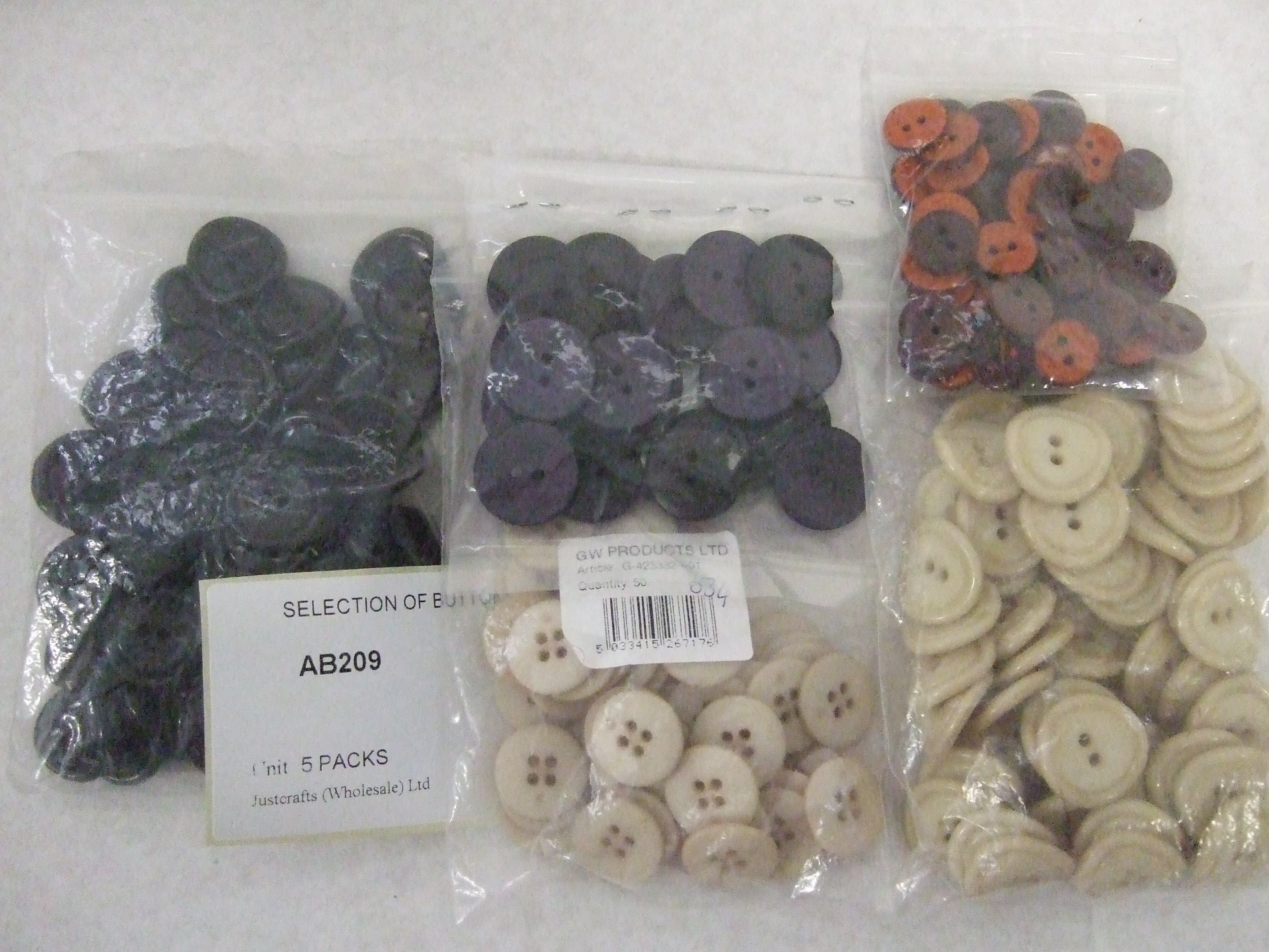 AB209 SELECTION OF BUTTONS x 5 PACKS