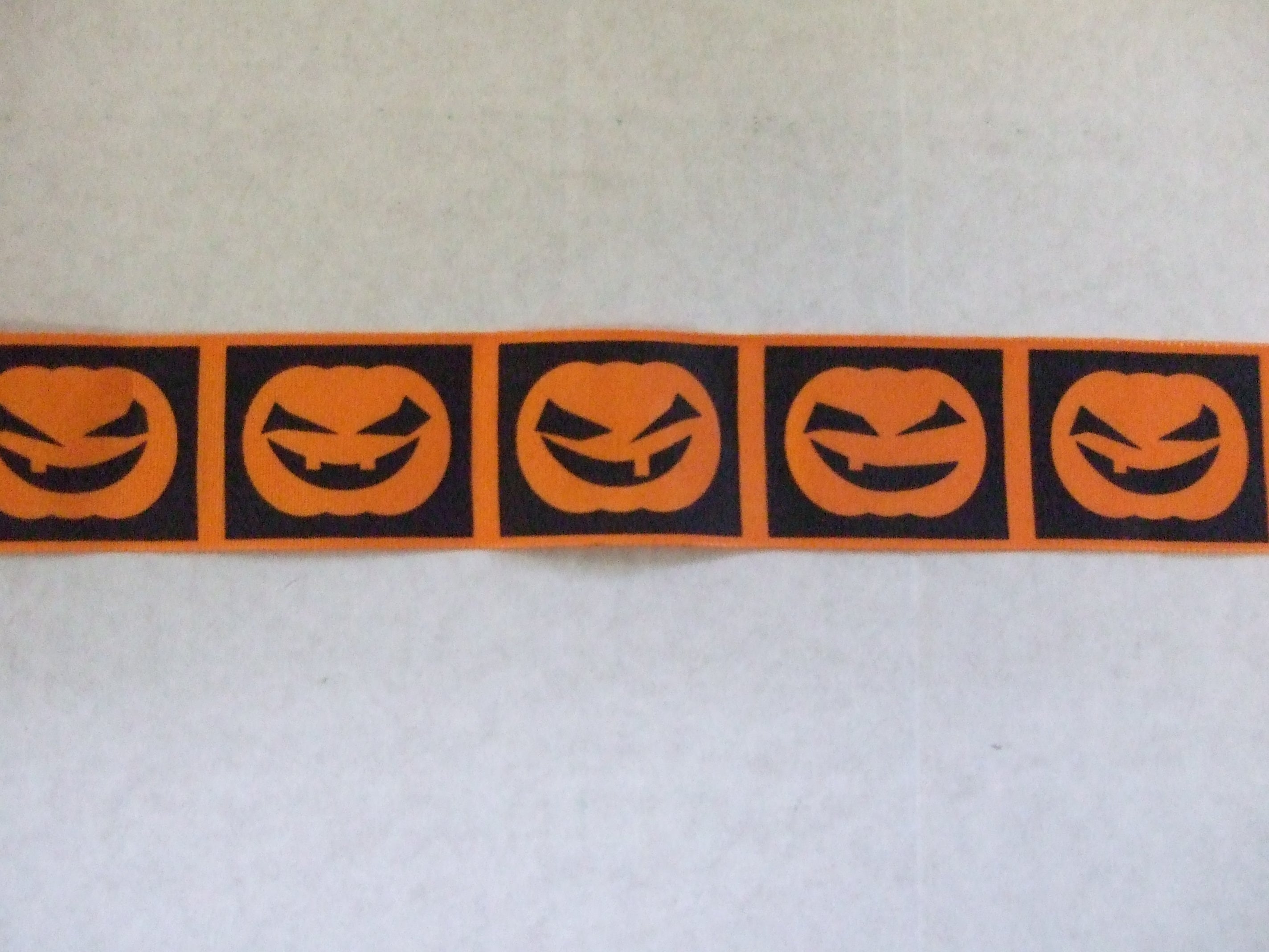 13146-40-1  ** BERI HALLOWEEN RIBBON 40MM PUMPKIN