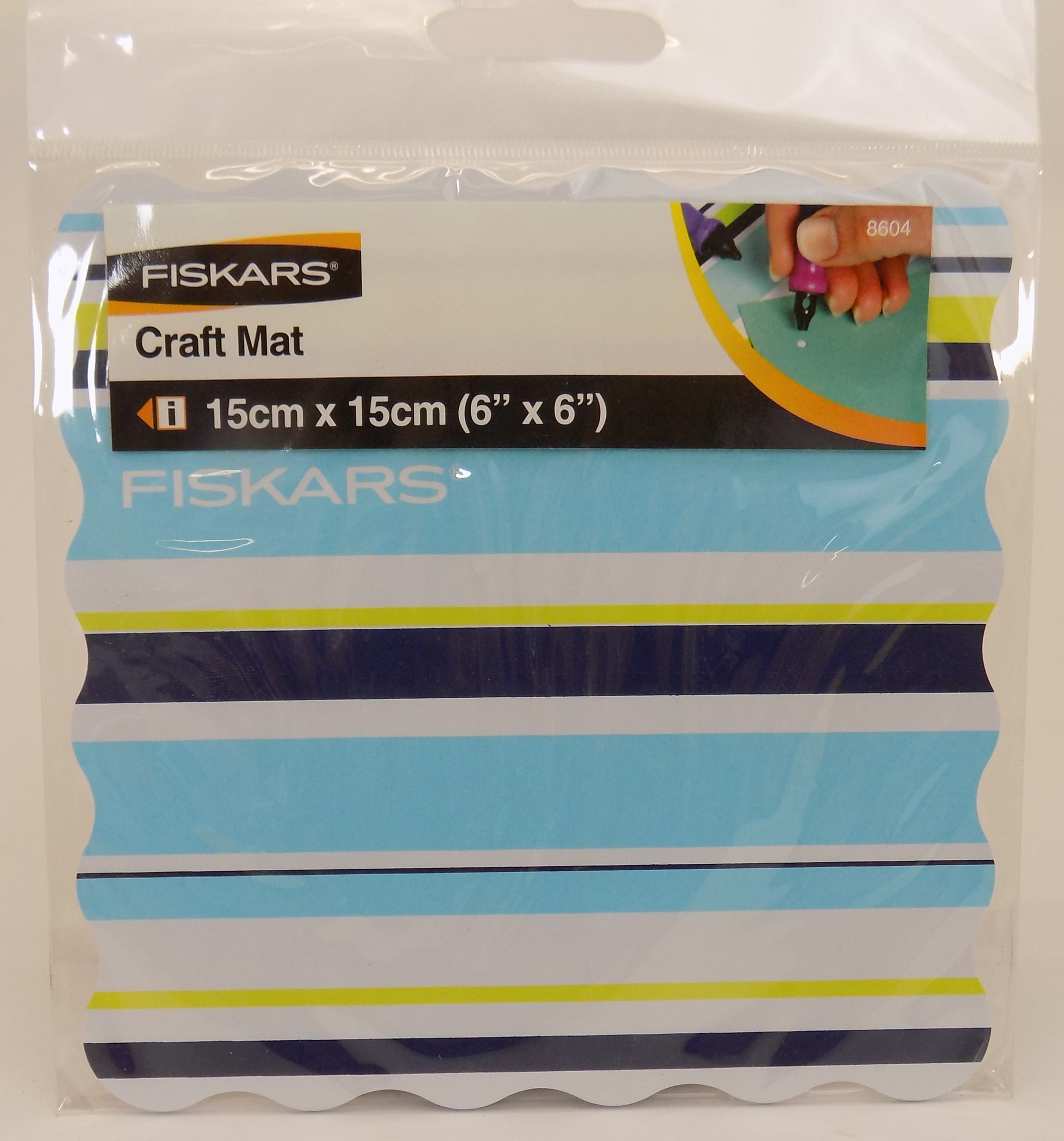 8604  **298604 FISKARS EYELET CRAFT MAT 15CM **6 inch*