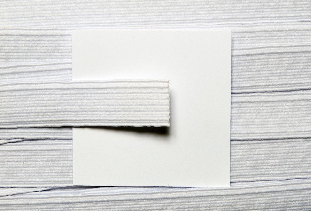 E46316W - CARDED ELASTIC 16 CORD (12mm) WHITE premium